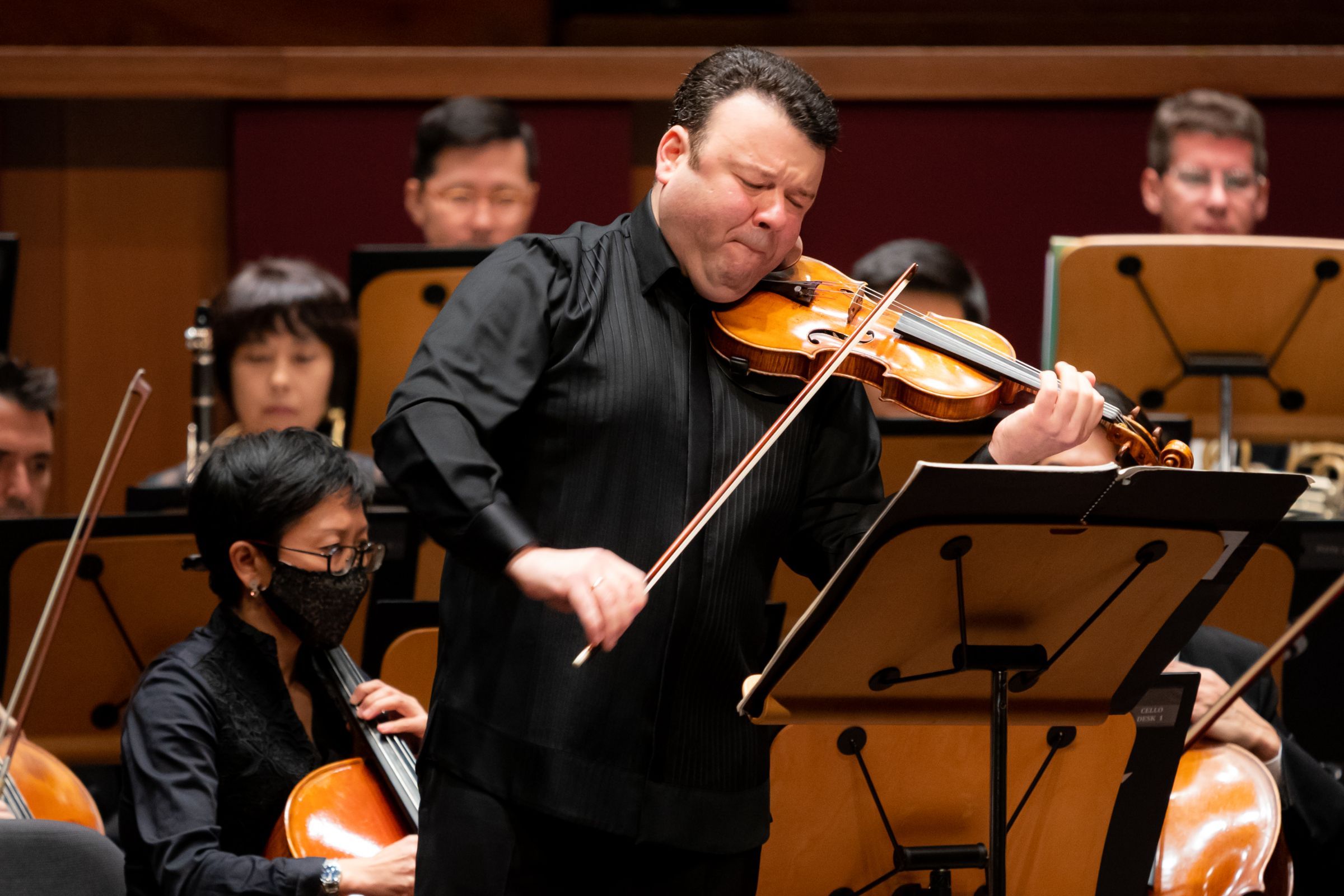 Vadim Gluzman &copy; Singapore Symphony Orchestra | Aloysius Lim