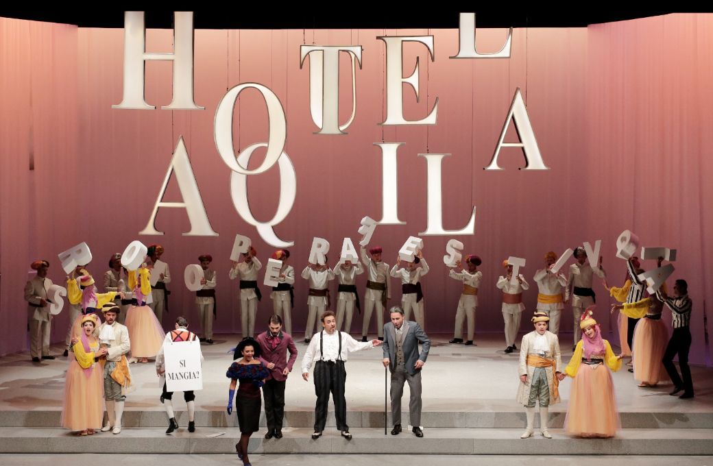 The cast of <i>La gazzetta</i> © ROF | Amati Bacciardi