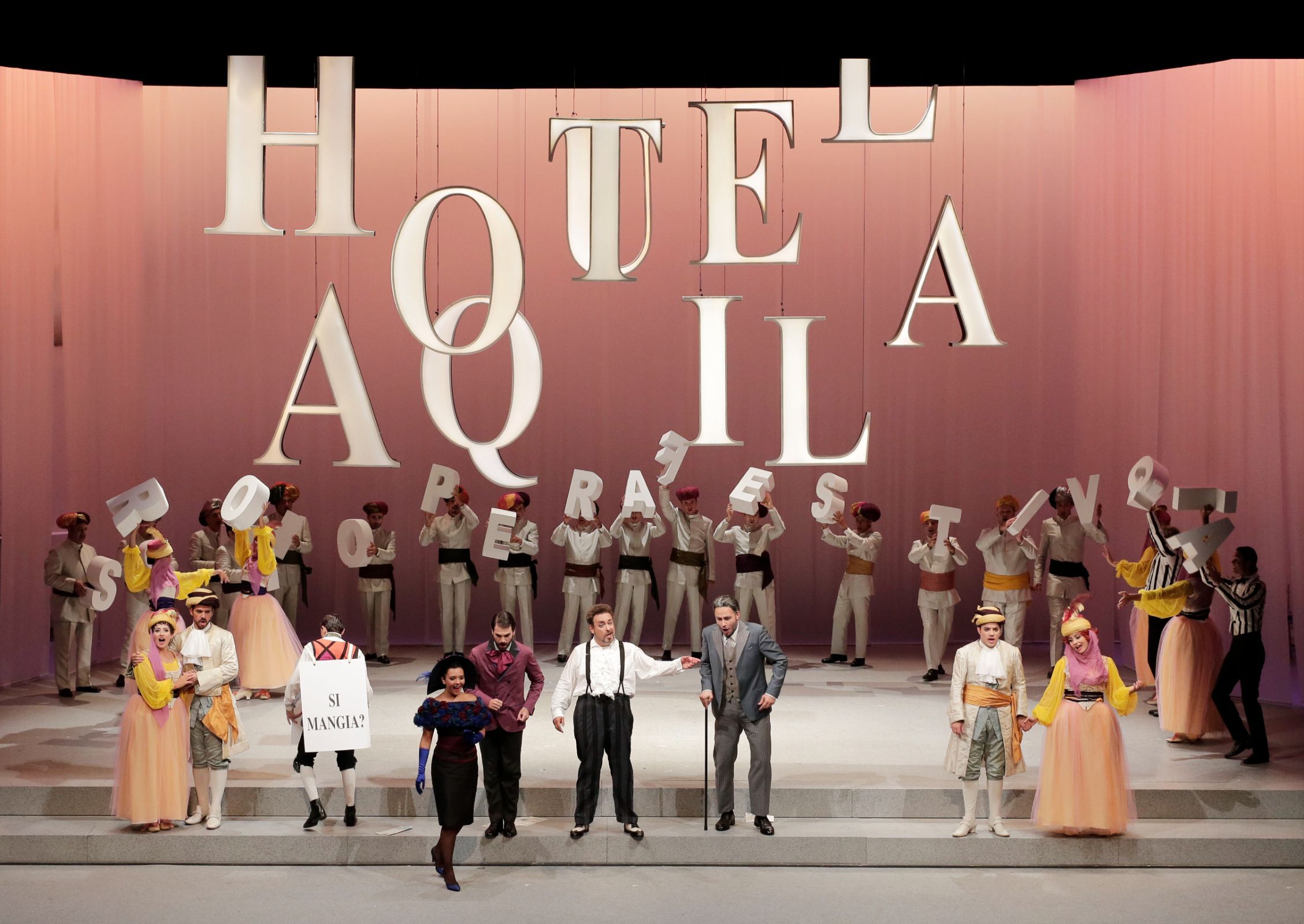 The cast of <i>La gazzetta</i> © ROF | Amati Bacciardi