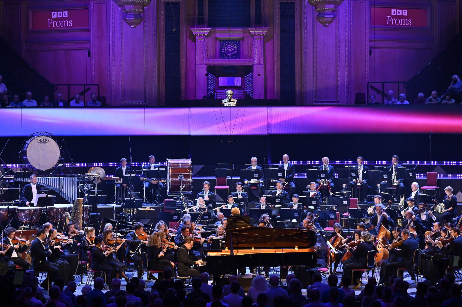 Benjamin Grosvenor, Marin Alsop and the Vienna Radio Symphony Orchestra © BBC | Chris Christodoulou