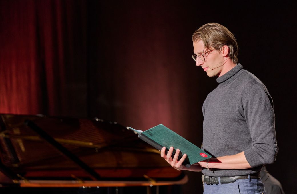 Max M&uuml;hlhoff &copy; Yannick Andrea | Davos Festival