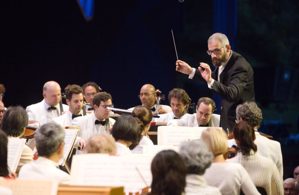Dima Slobodeniouk conducts the Boston Symphony © Hilary Scott