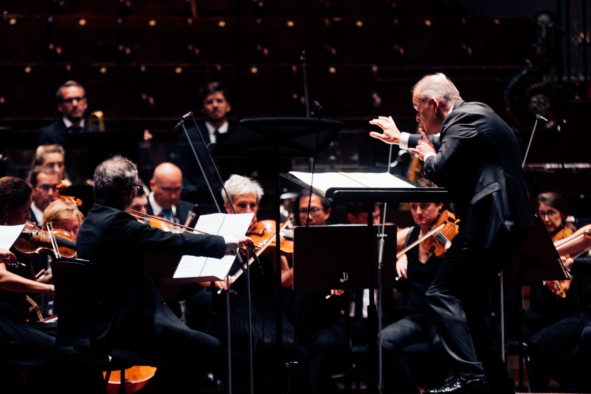 François-Xavier Roth conducts Les Siècles &copy; Ryan Buchanan