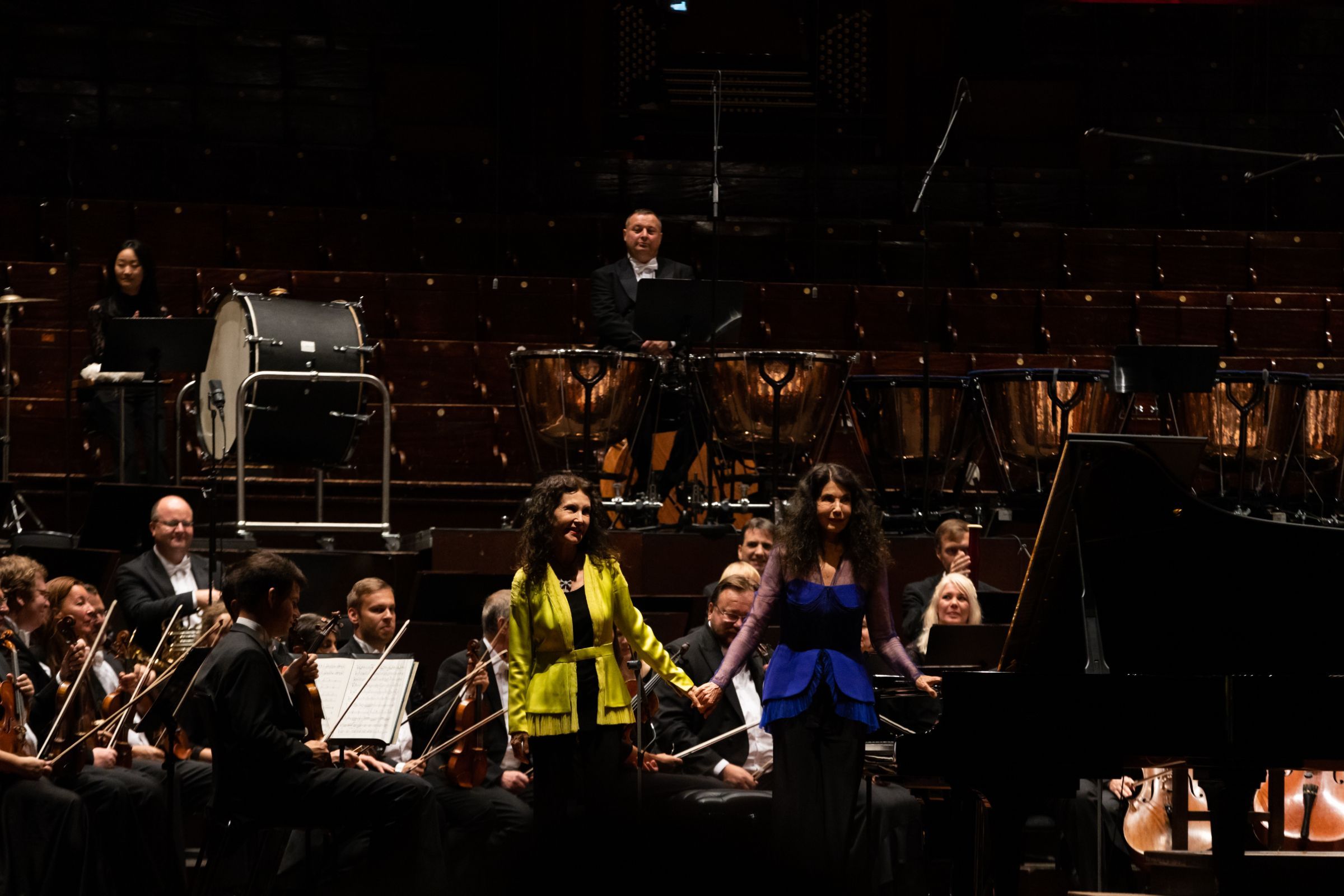 Katia and Marielle Labèque and the Czech Philharmonic &copy; Jassy Earl