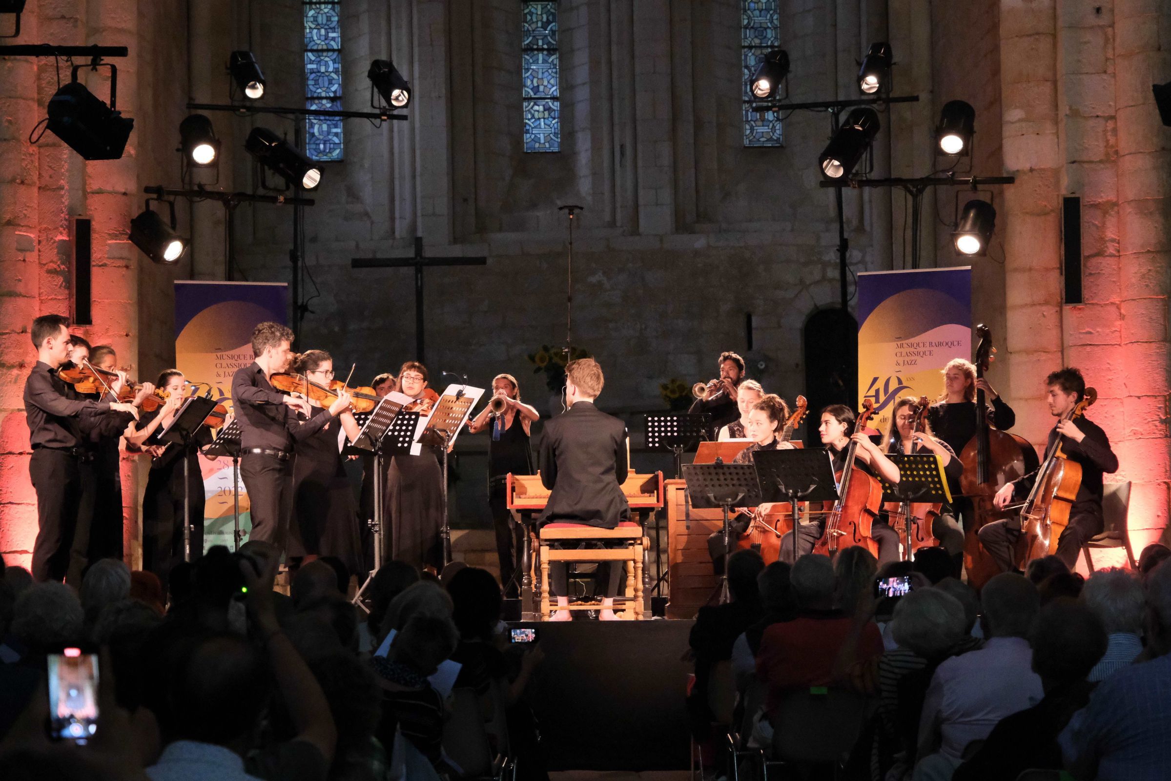 Le concert instrumental du 16 août dans l'abbaye de Saint-Amand-de-Coly © Paul Denais