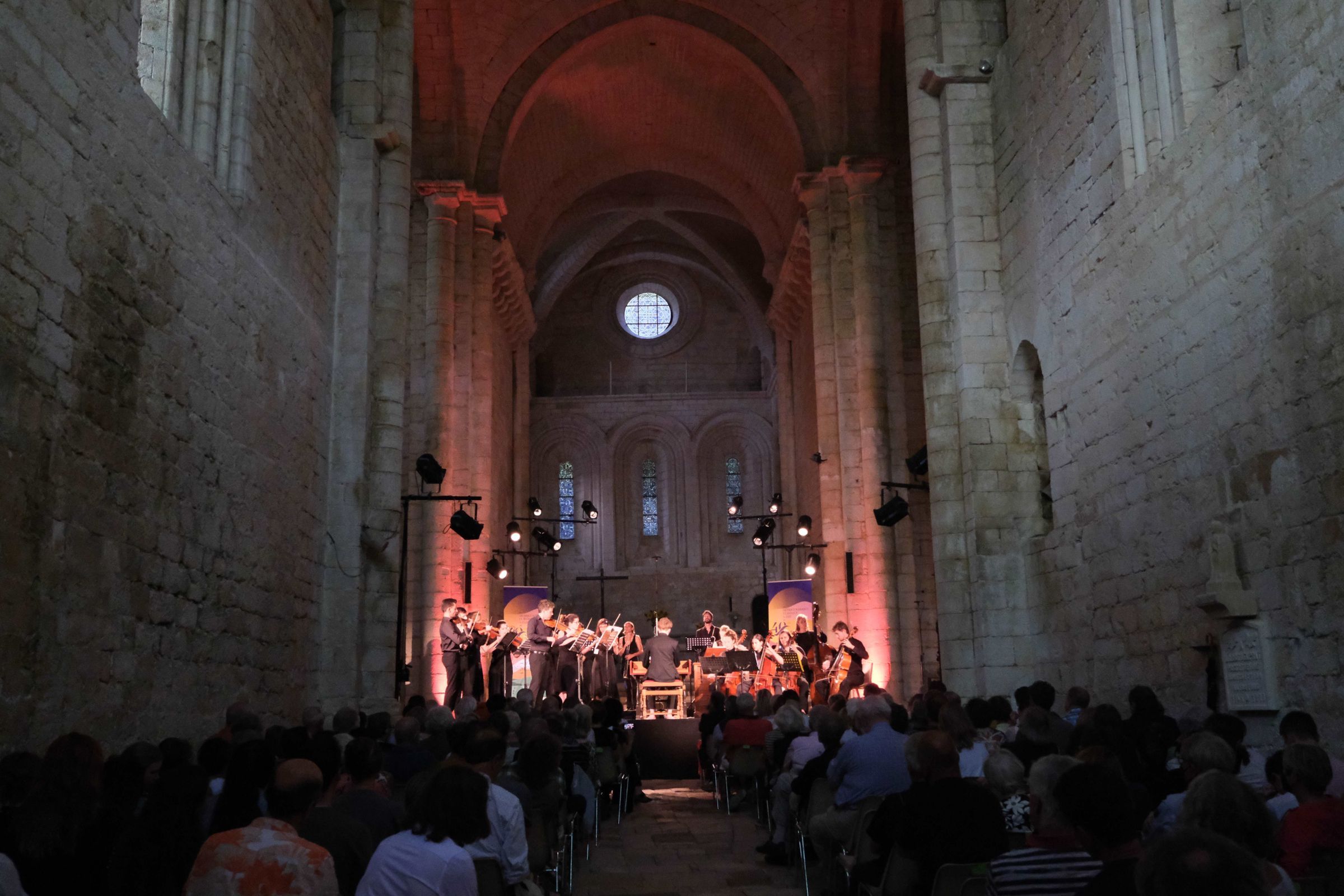 Le concert instrumental du 16 août dans l'abbaye de Saint-Amand-de-Coly © Paul Denais
