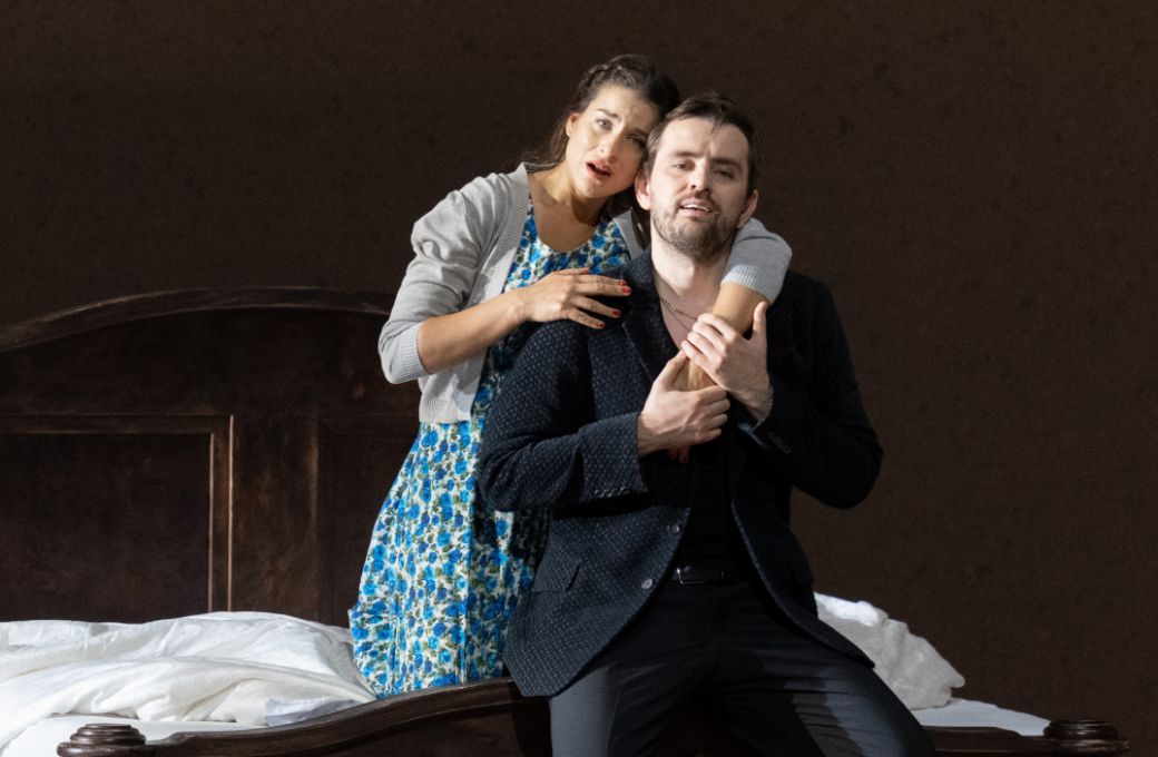 <i>Gianni Schicchi</i>: Asmik Grigorian (Lauretta) und Alexey Neklyudov (Rinuccio) &copy; SF | Monika Rittershaus