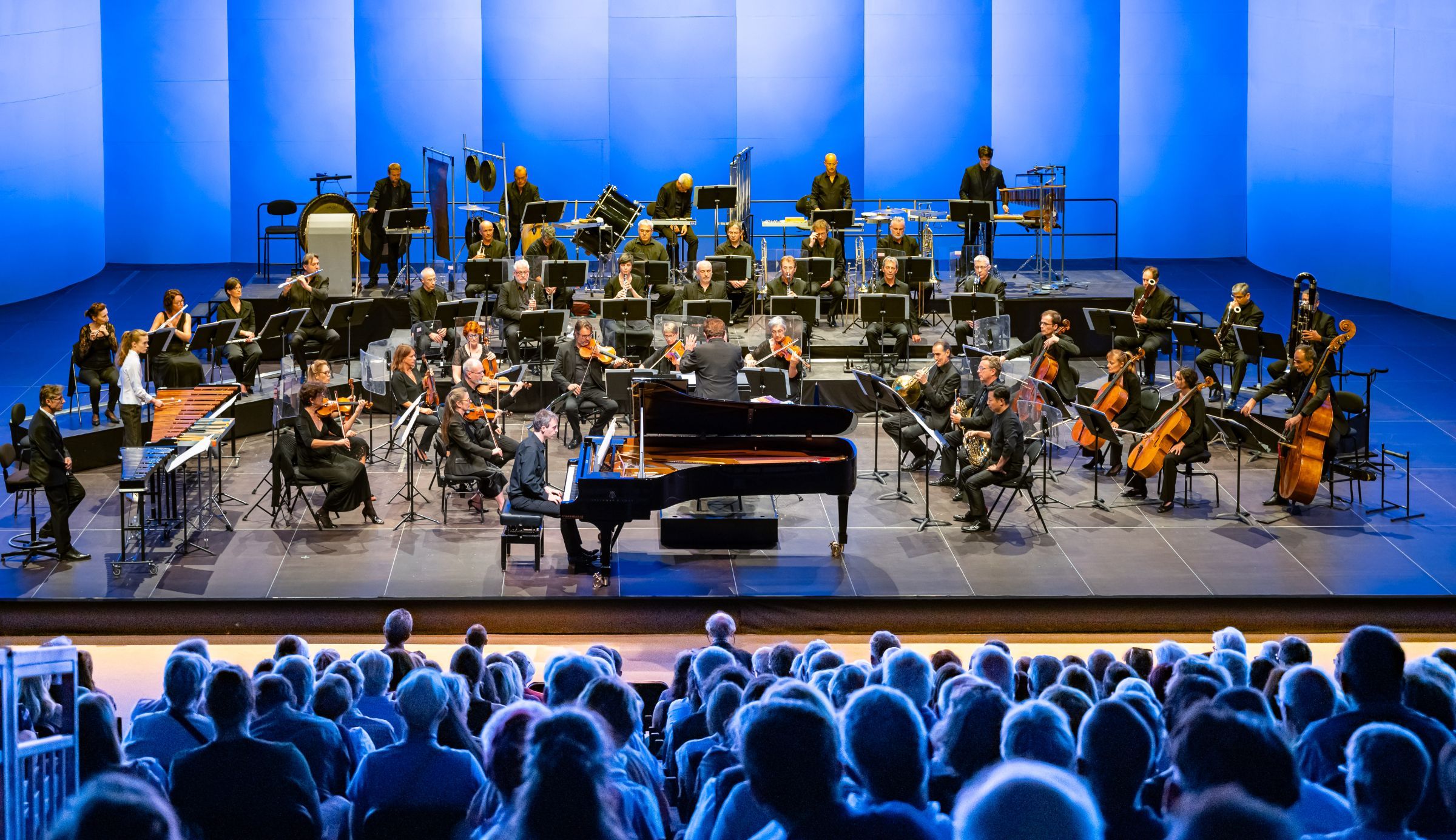 Jean-Frédéric Neuburger, Jean-François Heisser et l'Orchestre de Chambre Nouvelle-Aquitaine &copy; Bruno Moussier