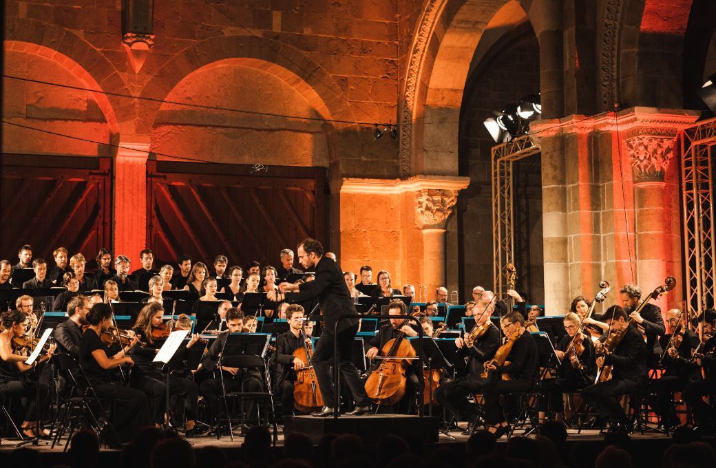Mathieu Romano, Les Siècles et l'Ensemble Aedes à Vézelay © Vincent Arbelet
