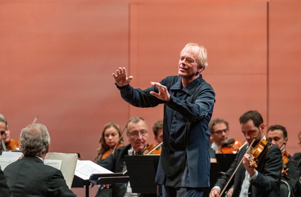 Thomas Hengelbrock dirige l'Orchestre National de France au Festival Berlioz &copy; Bruno Moussier