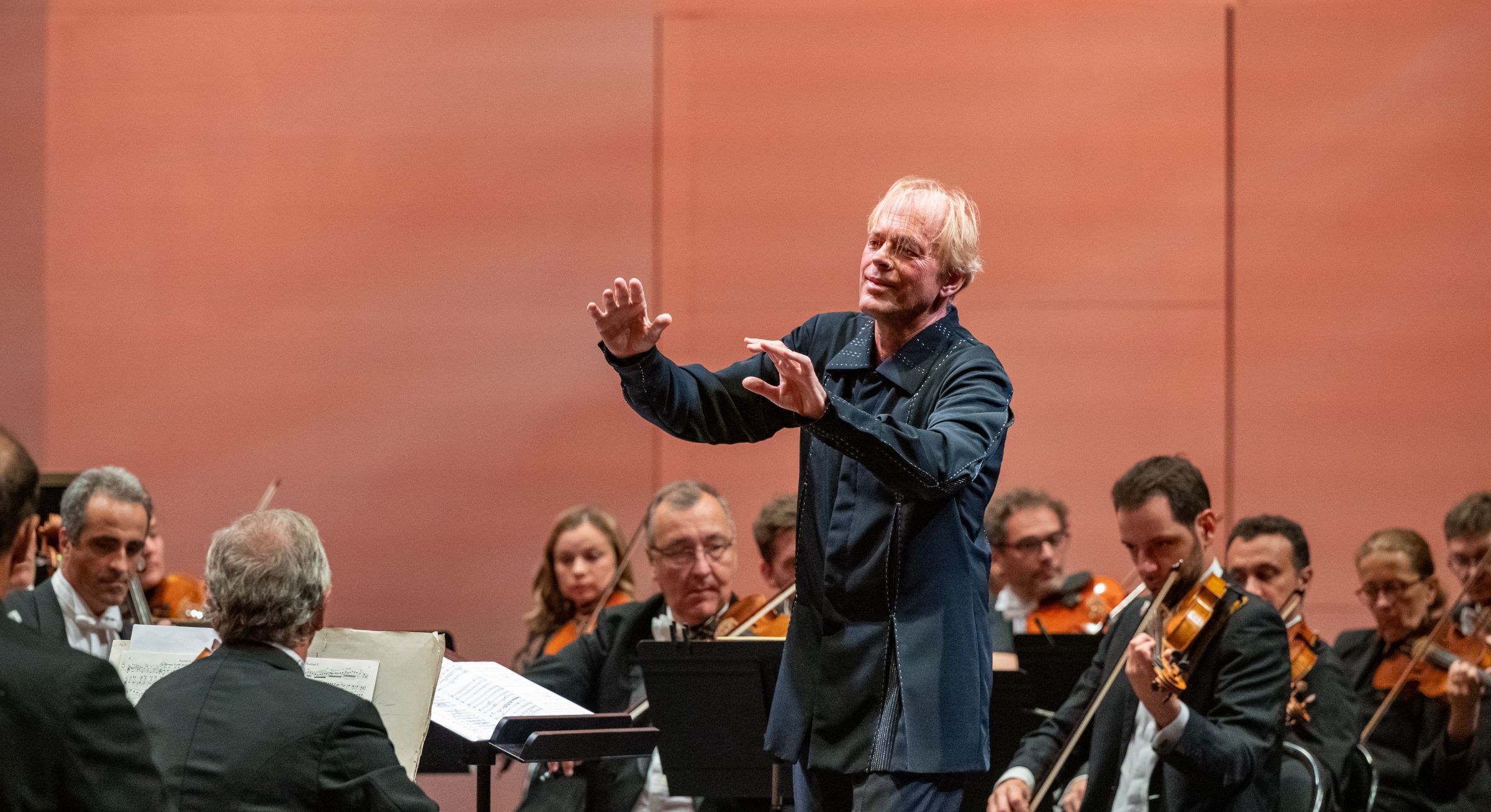 Thomas Hengelbrock dirige l'Orchestre National de France au Festival Berlioz &copy; Bruno Moussier