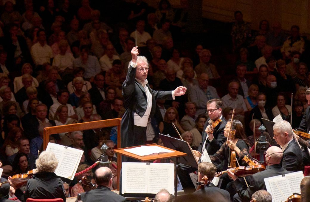 Franz Welser-Möst © Roger Mastroianni, Courtesy of The Cleveland Orchestra
