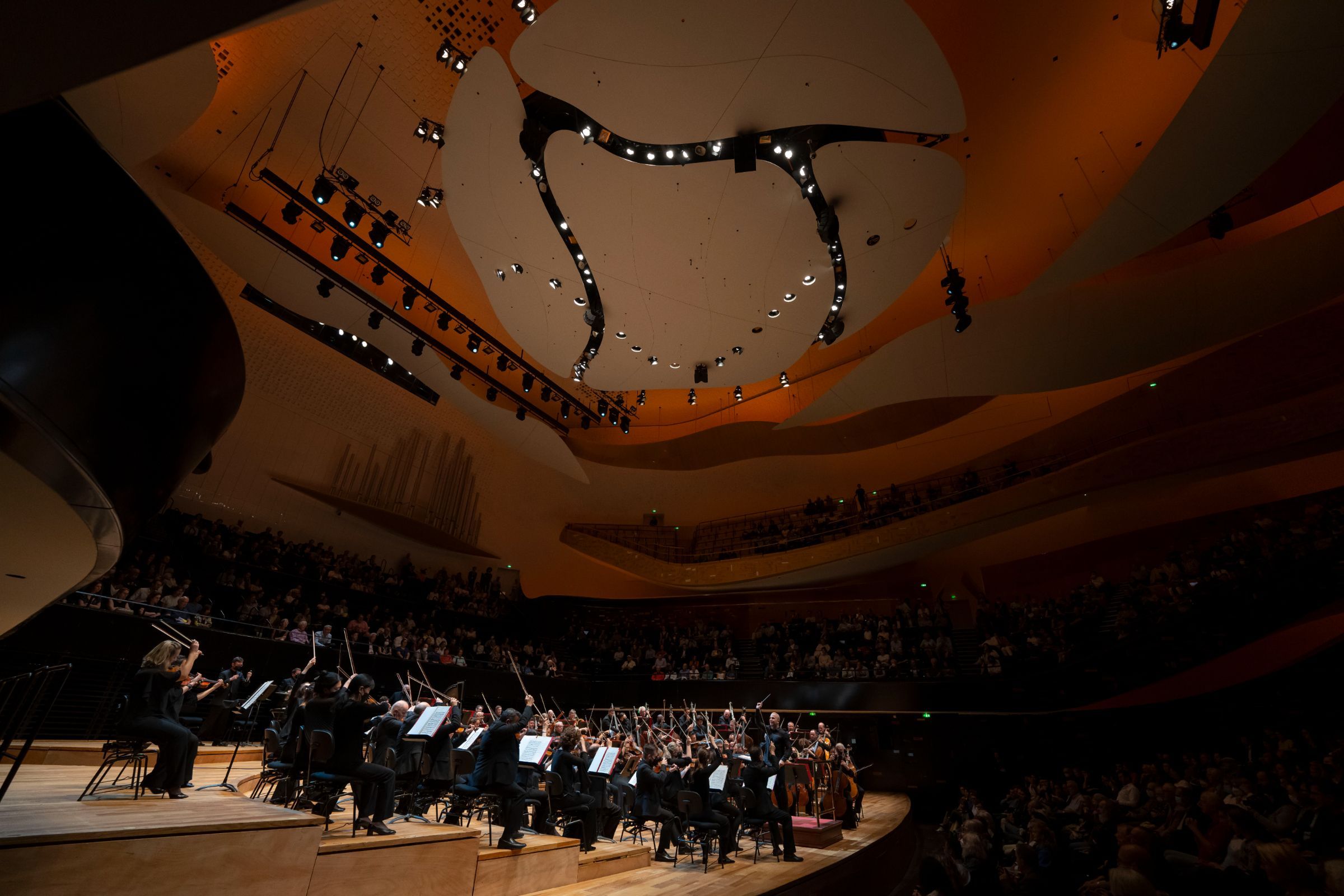 Yannick Nézet-Séguin et le Philadelphia Orchestra dans la Philharmonie de Paris © Todd Rosenberg