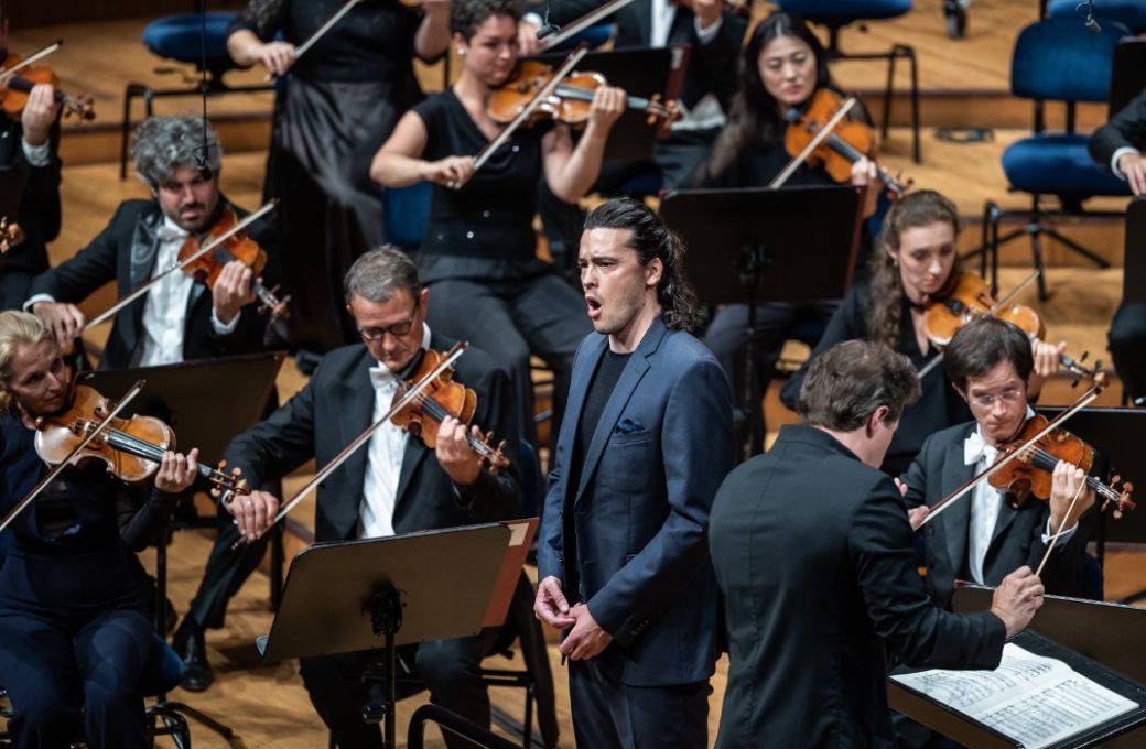 Andr&egrave; Schuen, Jakub Hrů&scaron;a and the Lucerne Festival Orchestra &copy; Patrick H&uuml;rlimann | Lucerne Festival