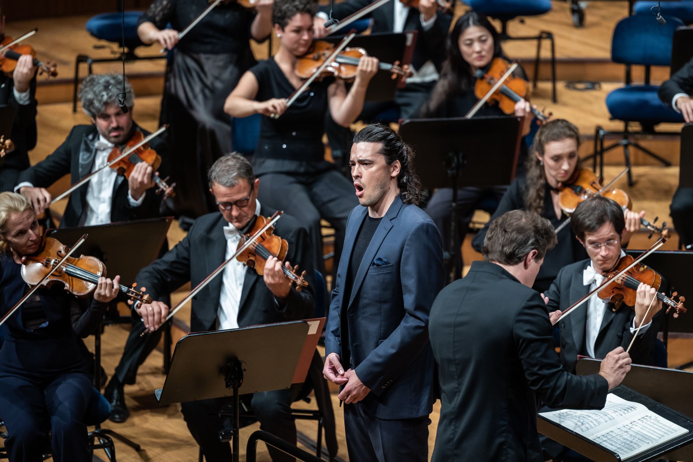 Andrè Schuen, Jakub Hrůša and the Lucerne Festival Orchestra &copy; Patrick Hürlimann | Lucerne Festival