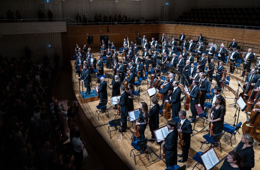 Jakub Hrů&scaron;a and the Lucerne Festival Orchestra &copy; Patrick H&uuml;rlimann | Lucerne Festival