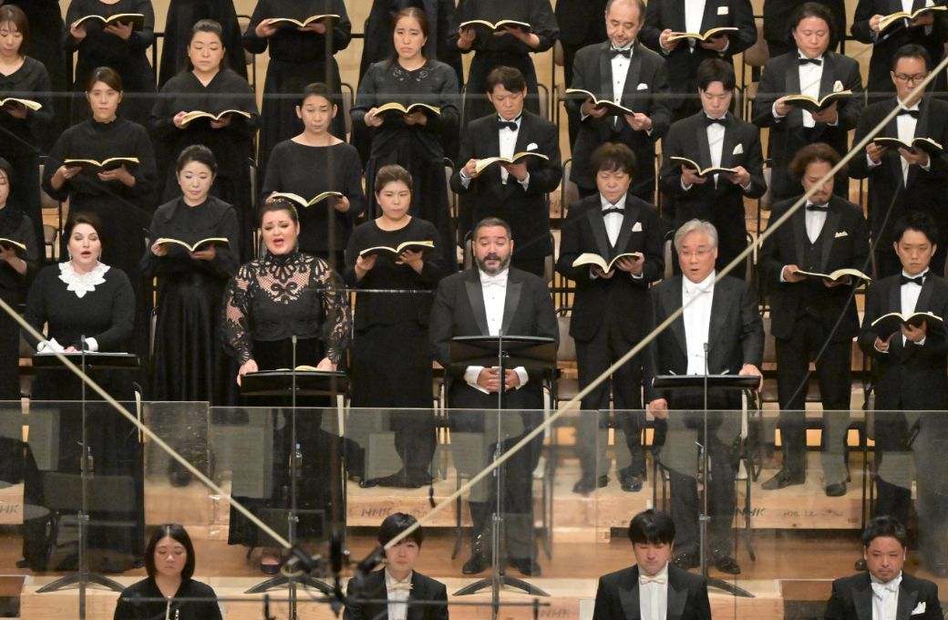 Hibla Gerzmava, Olesya Petrova, Ren&eacute; Barbera, Kwangchul Youn and the New National Theatre Chorus &copy; NHKSO