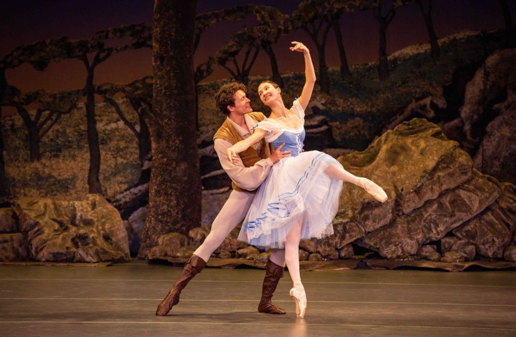 Christine Shevchenko and Oleksii Tiutiunnyk in <i>Giselle</i> &copy; Mark Senior
