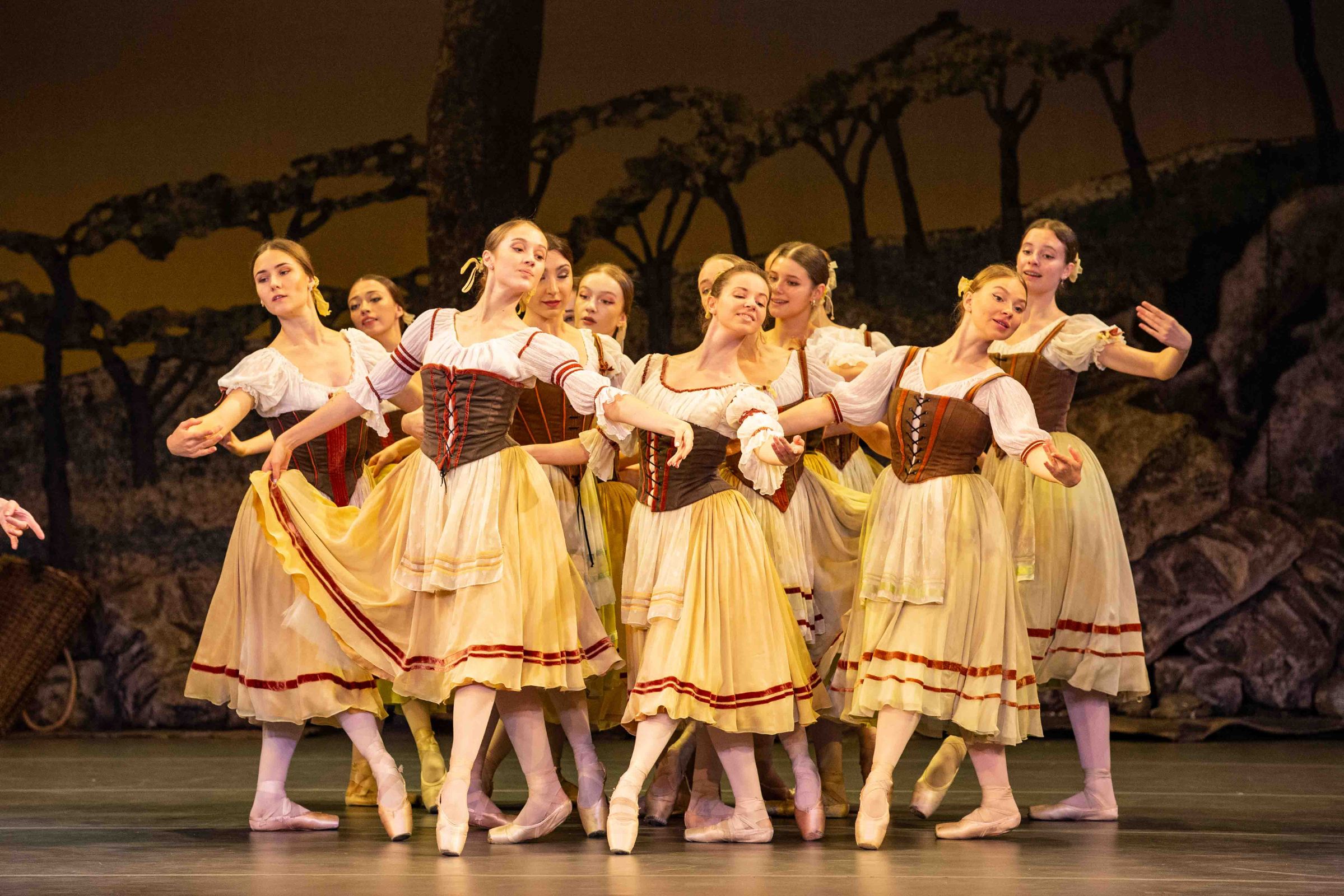 The United Ukrainian Ballet in <i>Giselle</i> &copy; Mark Senior