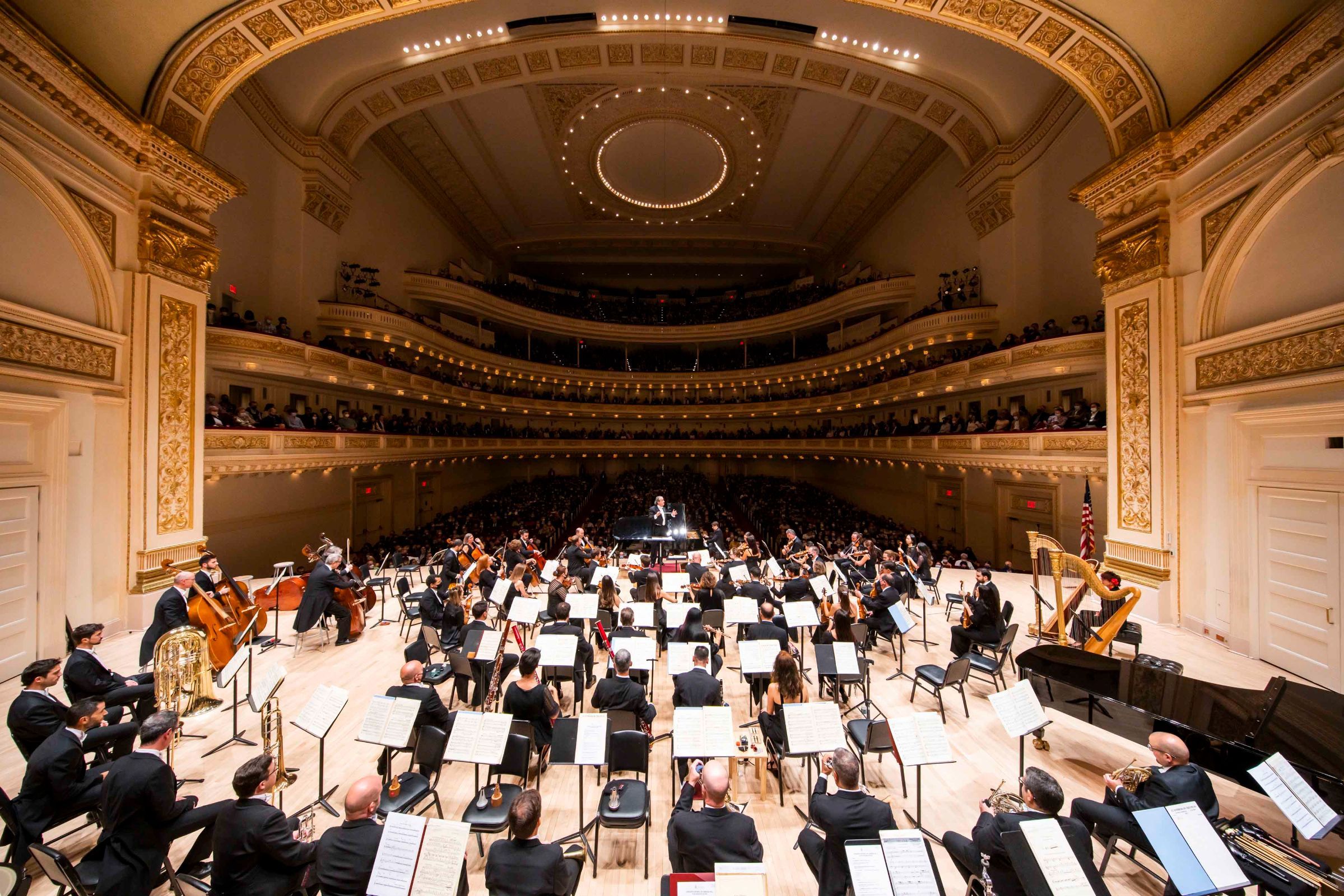 The Orquesta Titular del Teatro Real and Juanjo Mena in Carnegie Hall &copy; Chris Lee