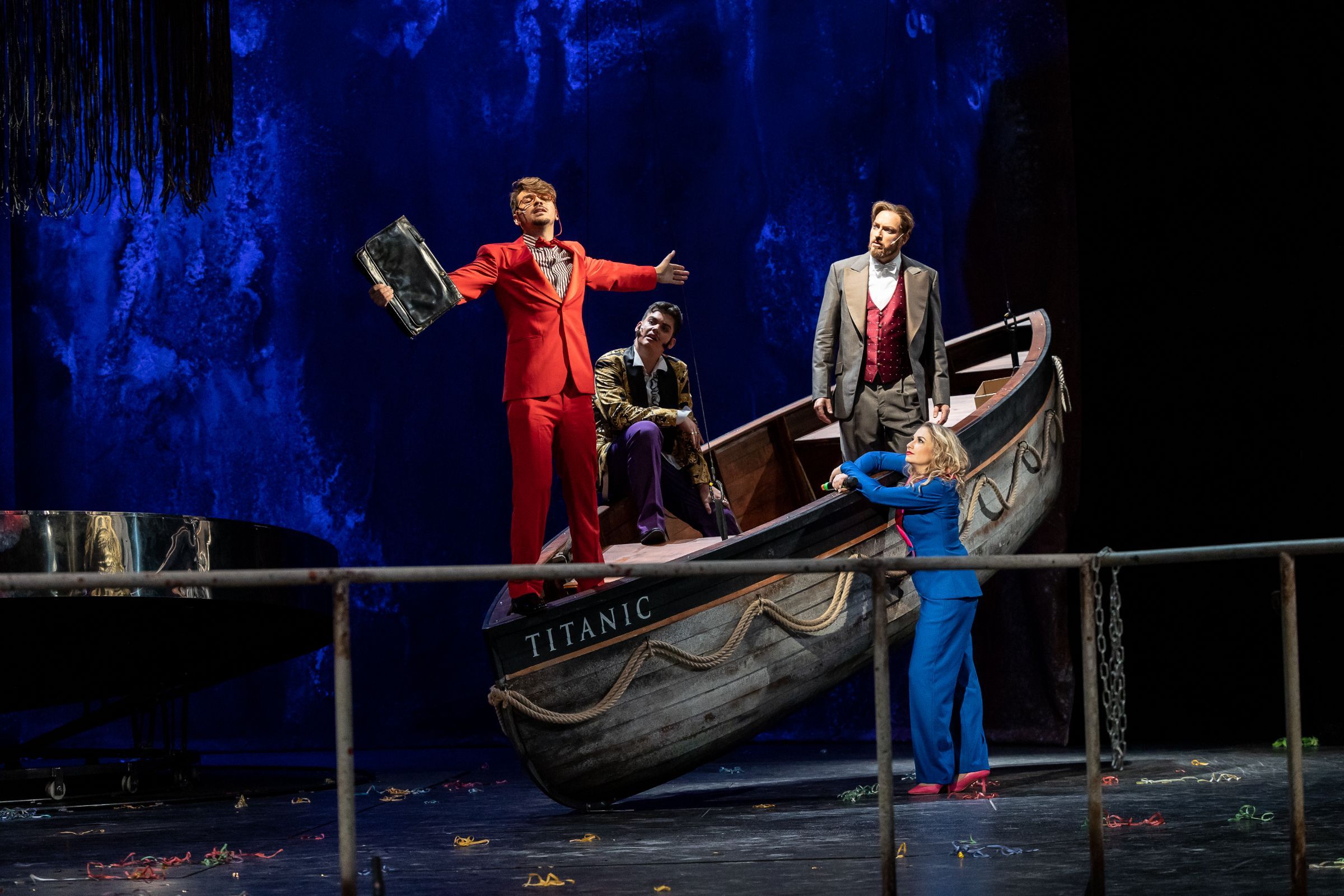 Jakub Svojanovský (Célestine), Daniel Matoušek, Jiří Hájek (Aristide) and Barbora Řeřichová (Daisy) © Národní divadlo | Zdeněk Sokol