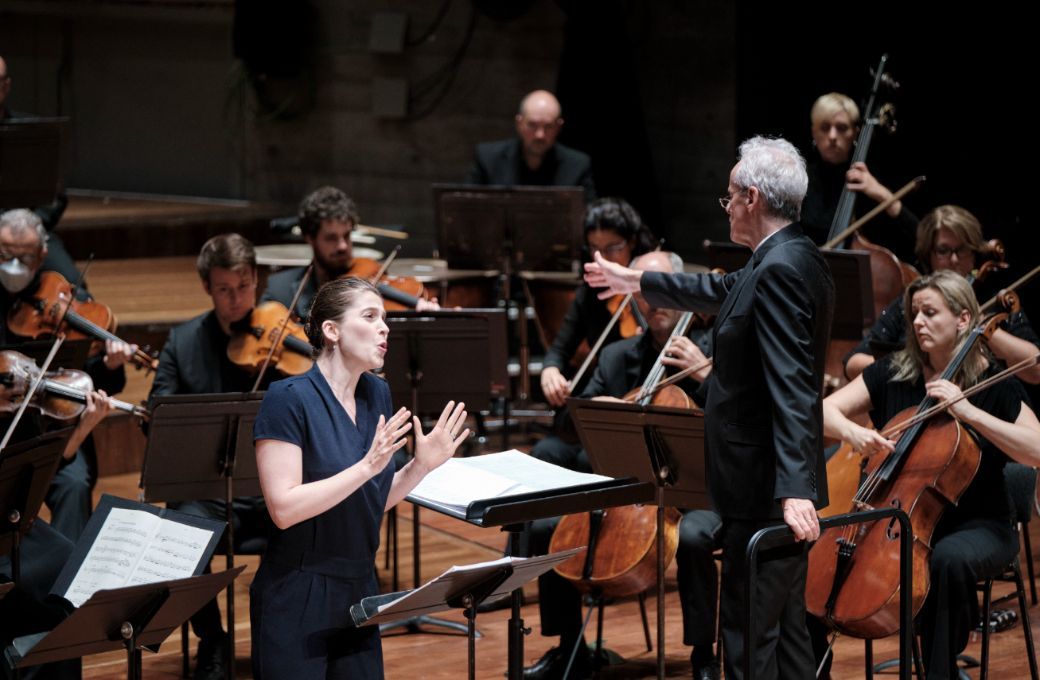 Virginie Verrez, Paul Daniel and the London Philharmonic Orchestra © Russell Duncan