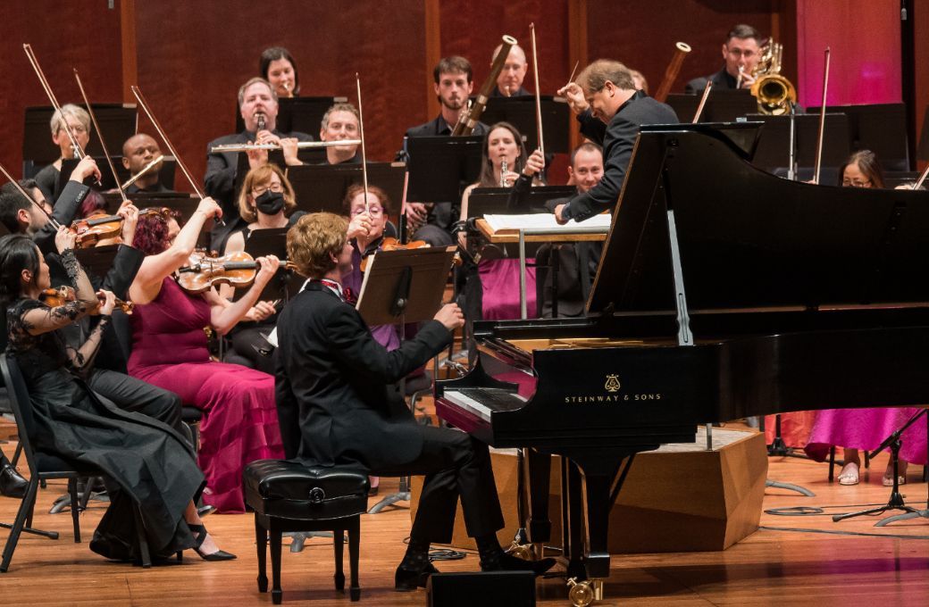 Jan Lisiecki, Ludovic Morlot and the Seattle Symphony © Brandon Patoc