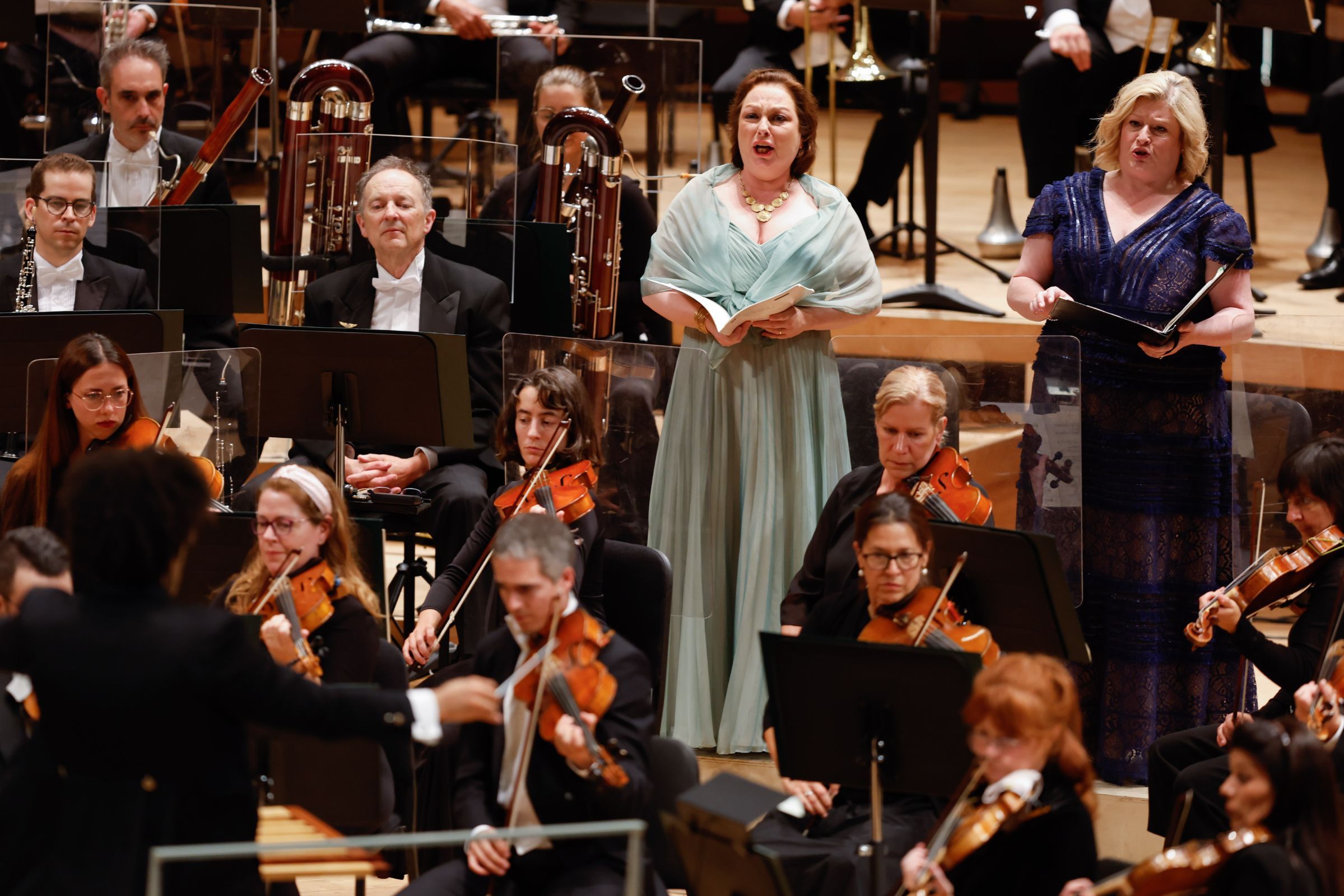 Dorothea Röschmann and Karen Cargill with the Orchestre symphonique de Montréal &copy; Antoine Saito