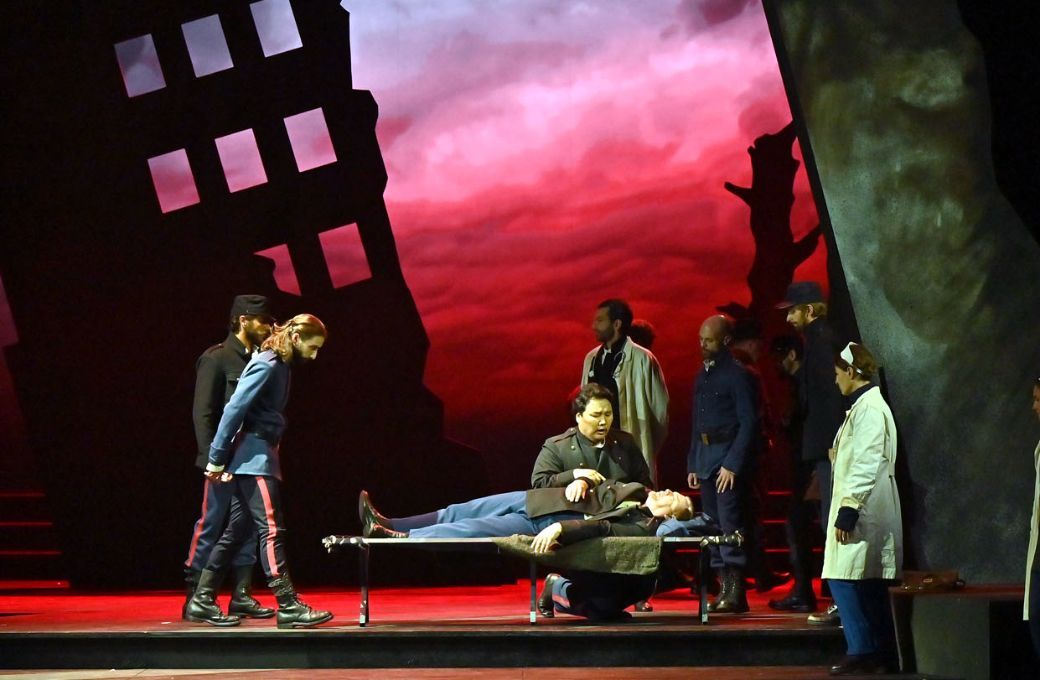 Amartuvshin Enkhbat (Don Carlo) and Gregory Kunde (Don Alvaro) &copy; Roberto Ricci