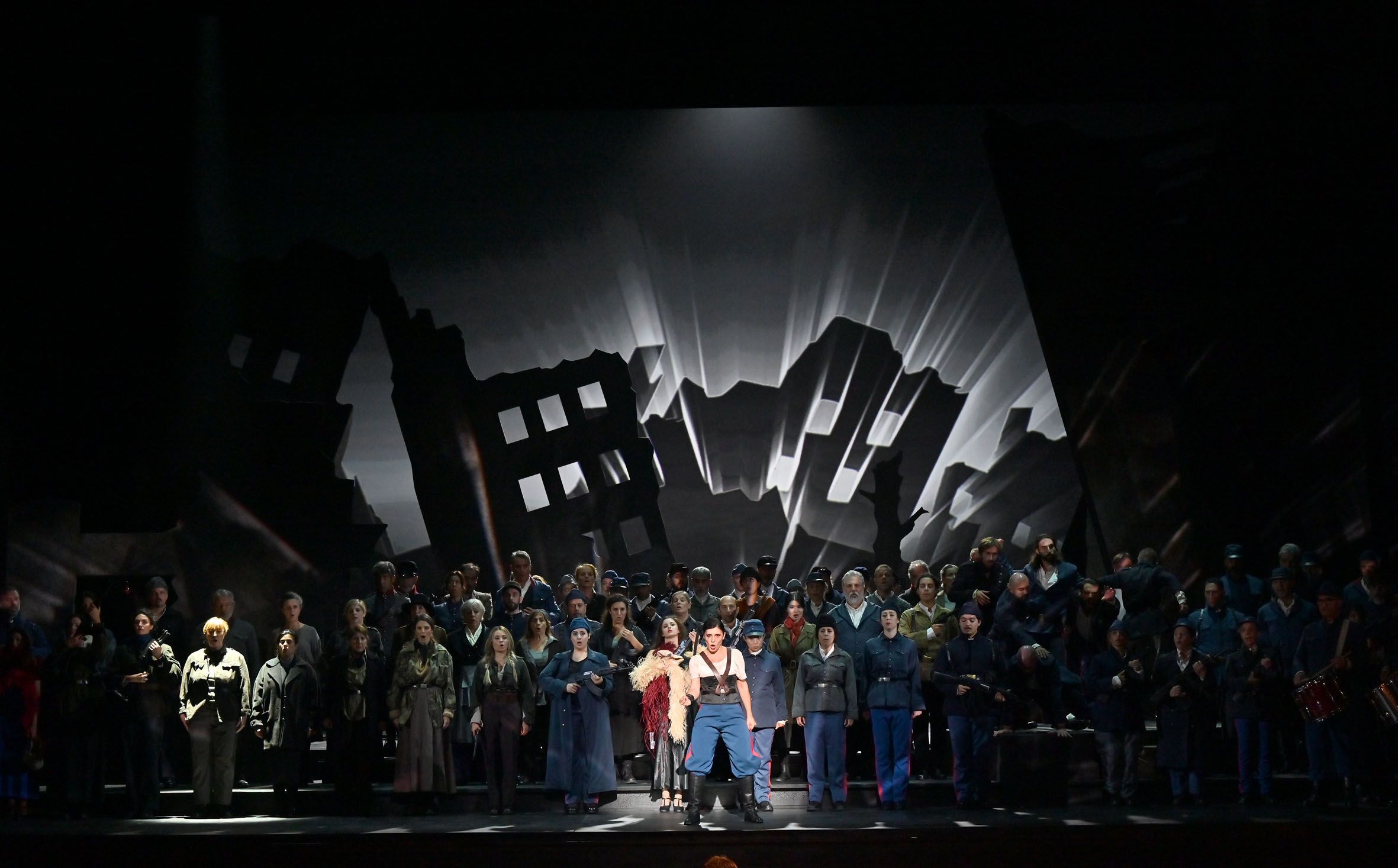 Annalisa Stroppa (Preziosilla) and chorus &copy; Roberto Ricci