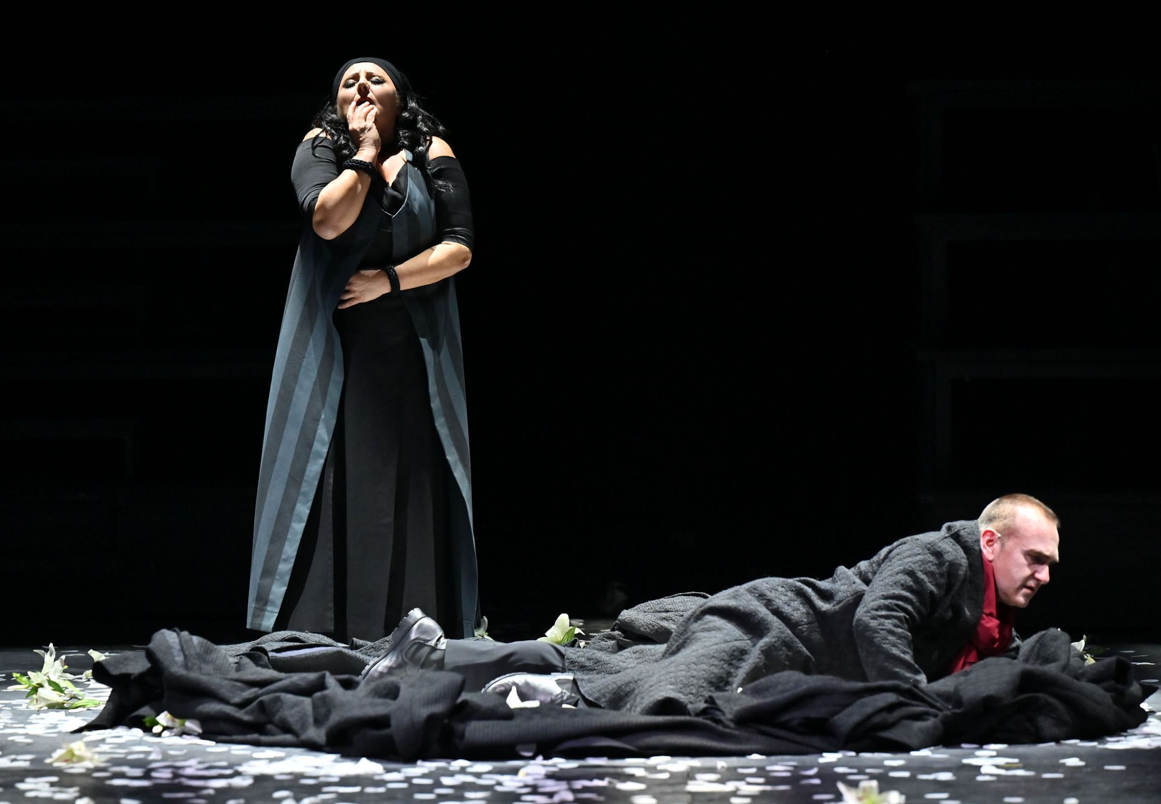 Enkelejda Shkoza (Azucena) and Angelo Villari (Manrico) &copy; Roberto Ricci