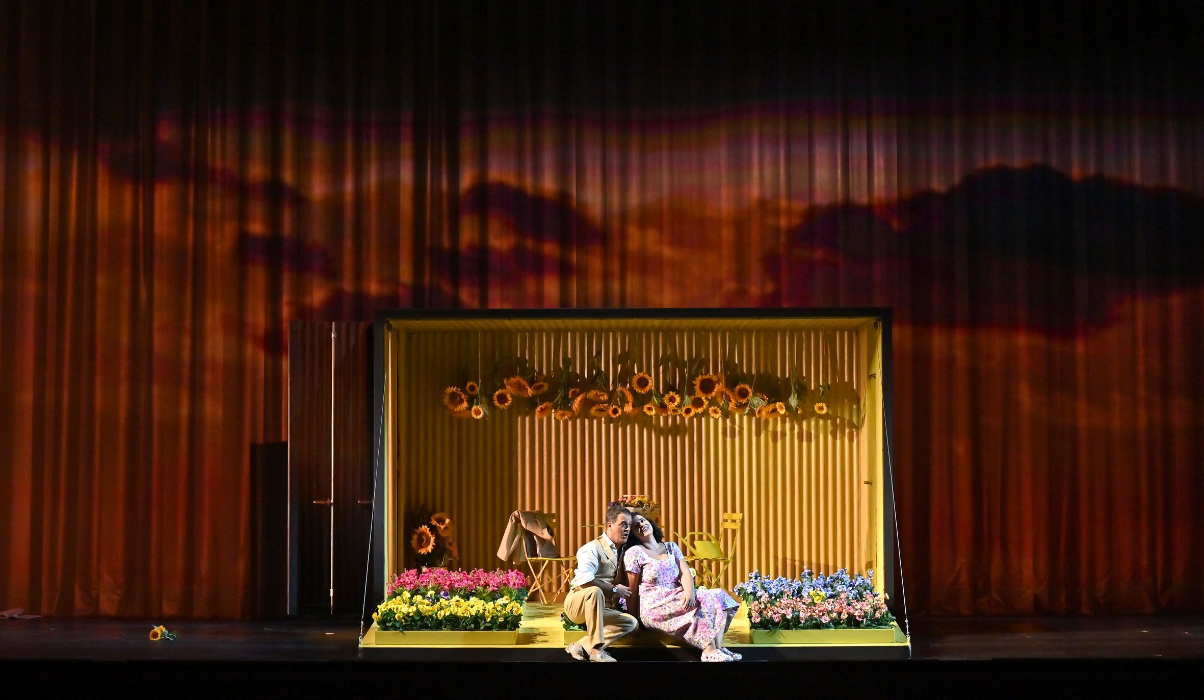 Piero Pretti (Gabriele) and Roberta Mantegna (Amelia) © Roberto Ricci