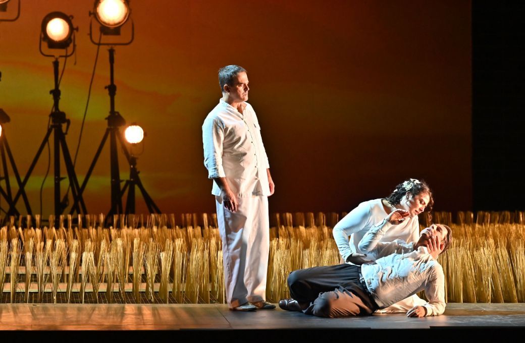 Piero Pretti (Gabriele), Roberta Mantegna (Amelia) and Vladimir Stoyanov (Boccanegra) © Roberto Ricci