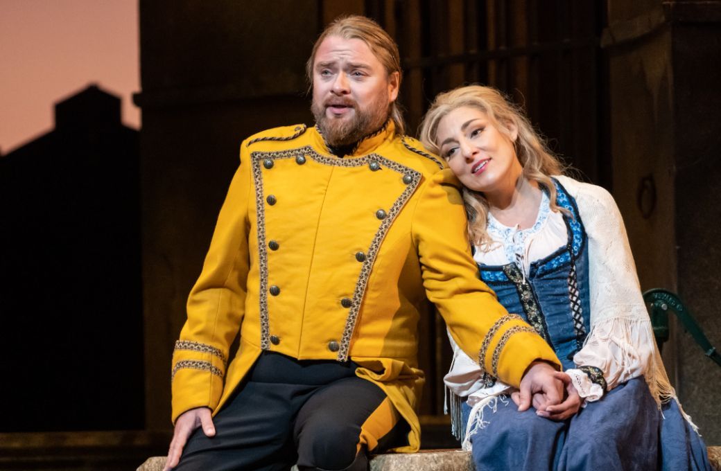 Viktor Antipenko (Don Jos&eacute;) and Andrea Carroll (Mica&euml;la) &copy; Don Ipock