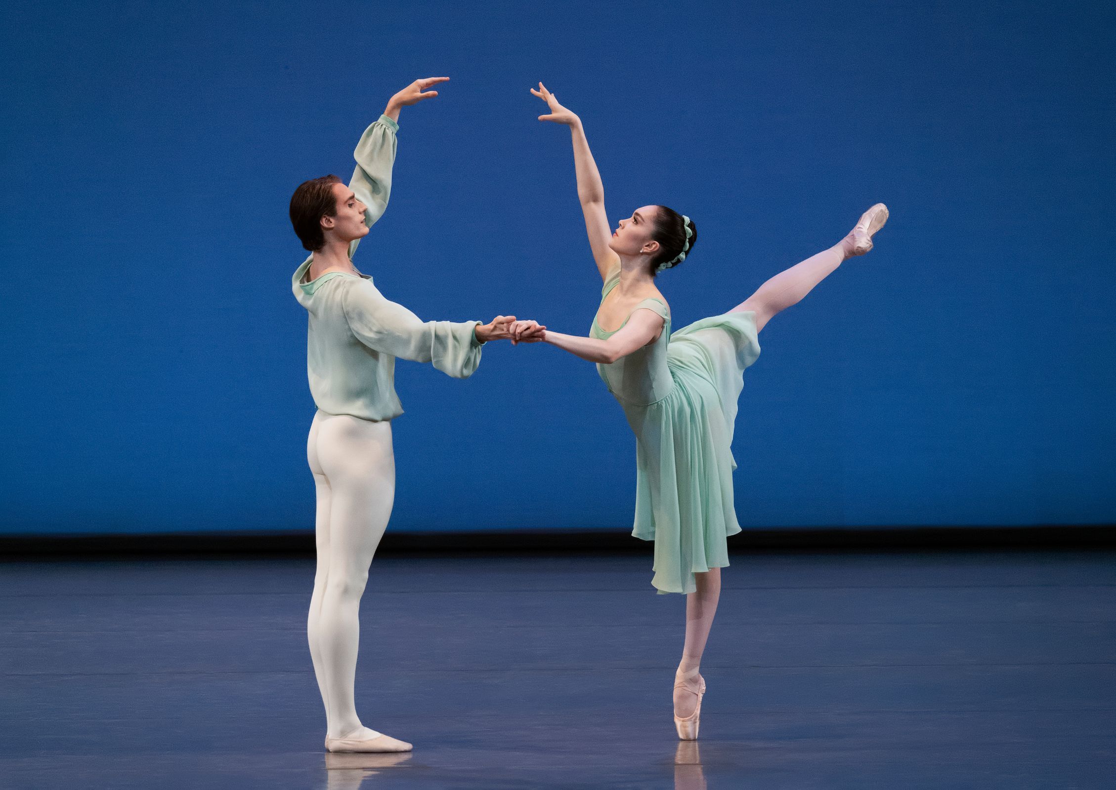 Aaron Sanz and Mira Nadon in <i>Piano Pieces</i> © Erin Baiano