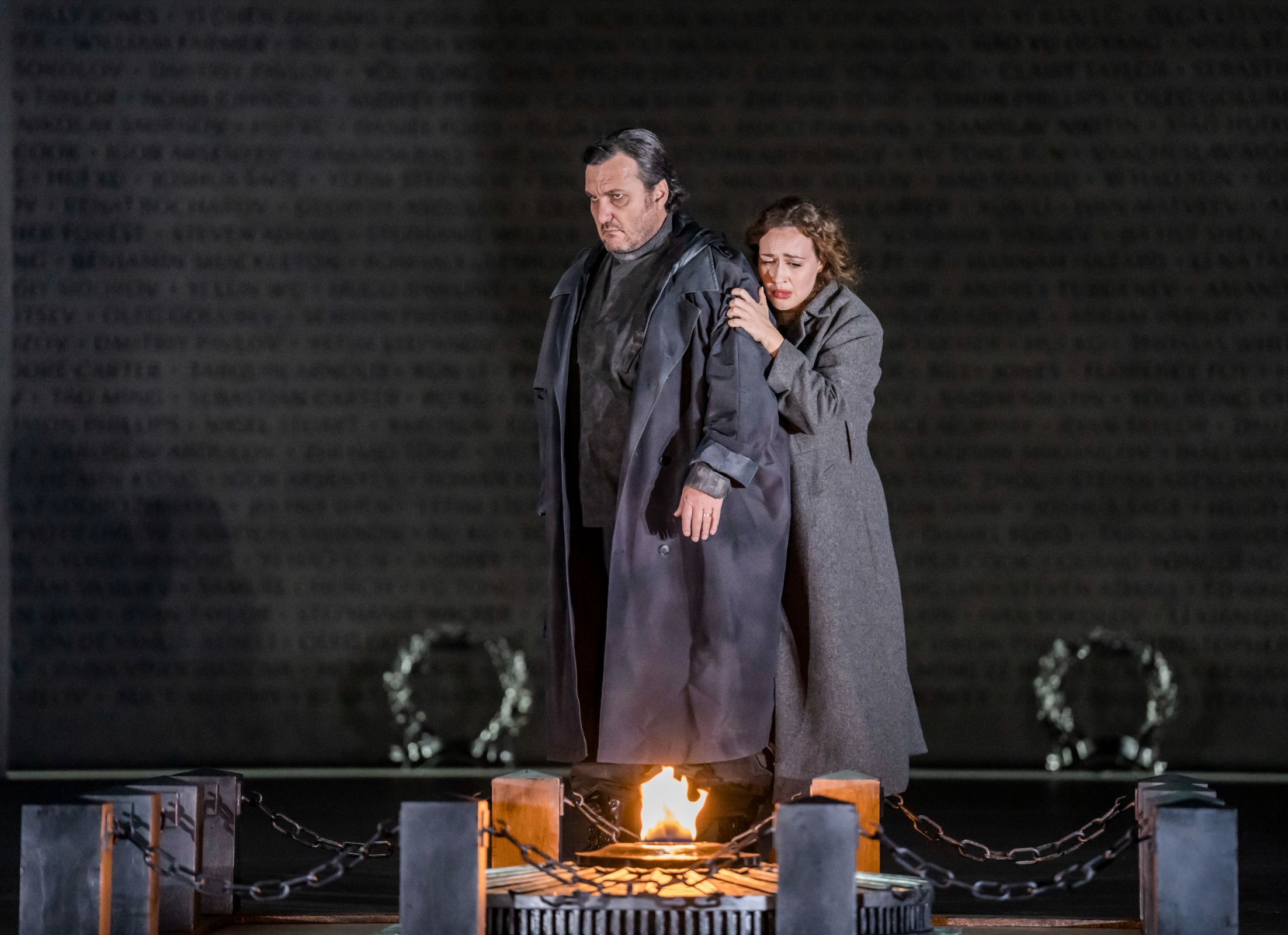 Ludovic Tézier (Amonasro), Elena Stikhina (Aida) &copy; ROH | Tristram Kenton