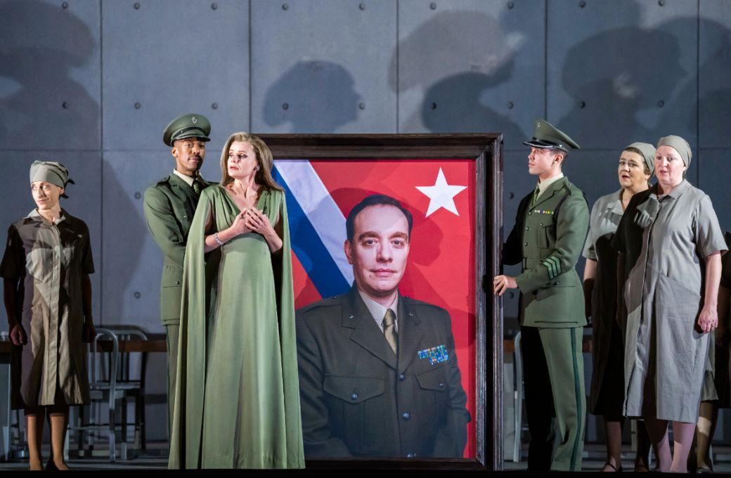 Agnieszka Rehlis (Amneris) &copy; ROH | Tristram Kenton