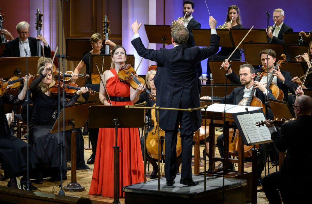 Veronika Eberle, Daniel Harding and the Swedish RSO © Dvořák's Prague | Petra Hajská