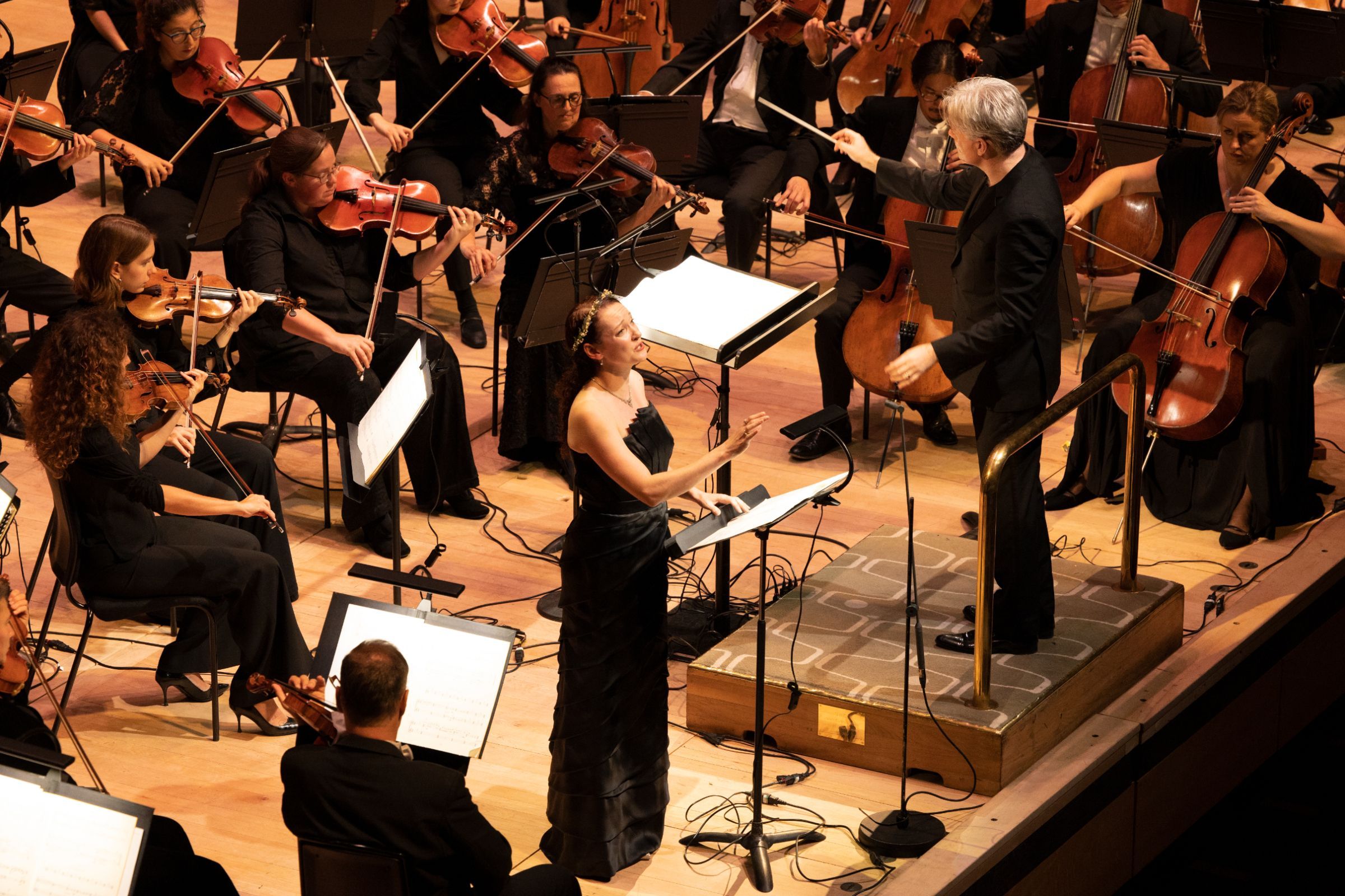 Jennifer France and the London Philharmonic Orchestra &copy; London Philharmonic Orchestra