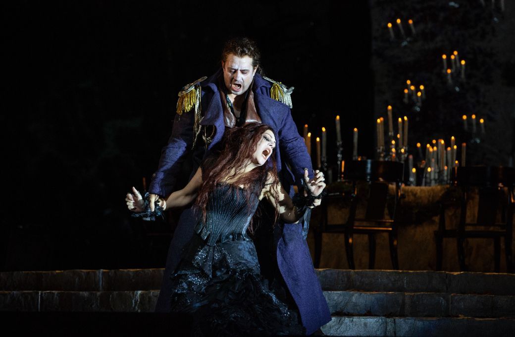 Sondra Radvanovsky (Medea) and Matthew Polenzani (Giasone) &copy; Marty Sohl | Met Opera