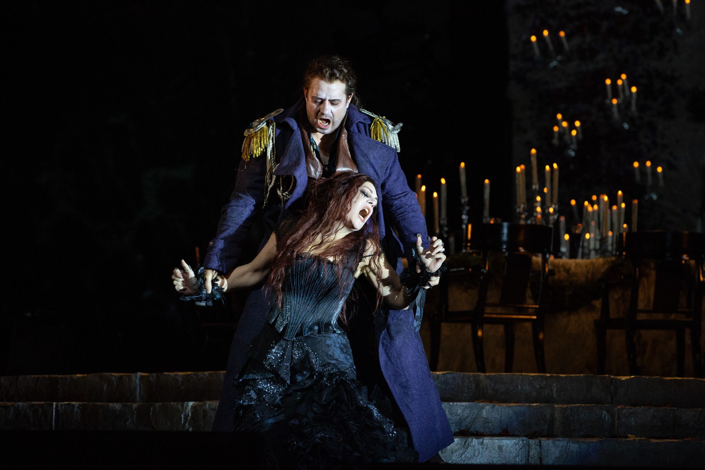 Sondra Radvanovsky (Medea) and Matthew Polenzani (Giasone) &copy; Marty Sohl | Met Opera