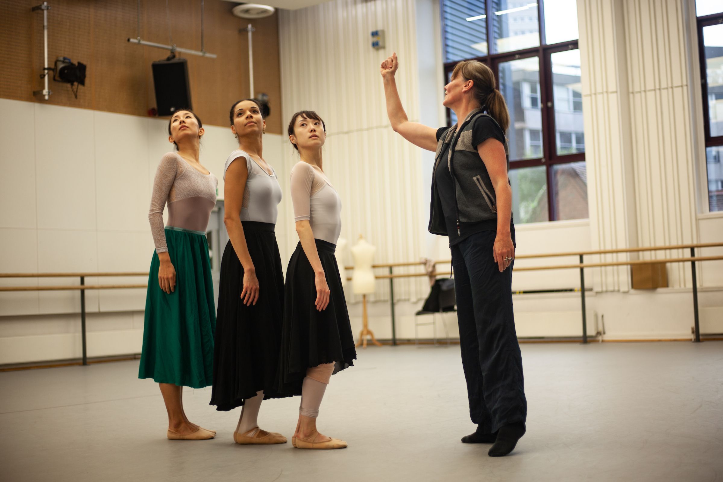 Birmingham Royal Ballet dancers rehearsing <i>Forgotten Land</i> with Cora Bos Kroese &copy; L. Monaghan