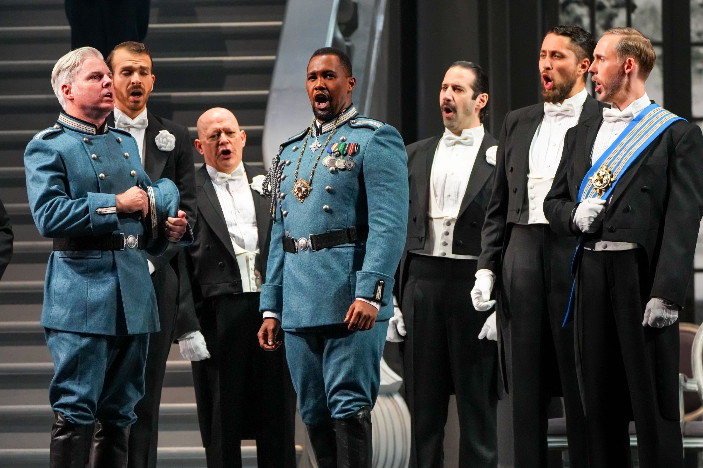 Khanyiso Gwenxane (Otello), Colin Doyle (Doge) and the Opera Philadelphia Chorus &copy; Steven Pisano