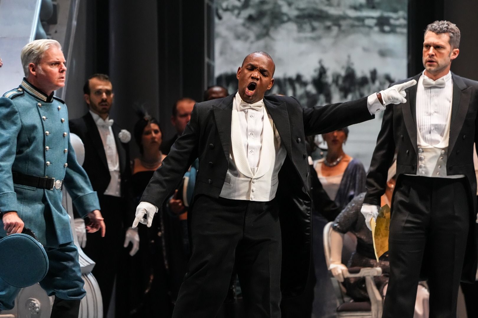 Lawrence Brownlee (Rodrigo) and the Opera Philadelphia Chorus &copy; Steven Pisano