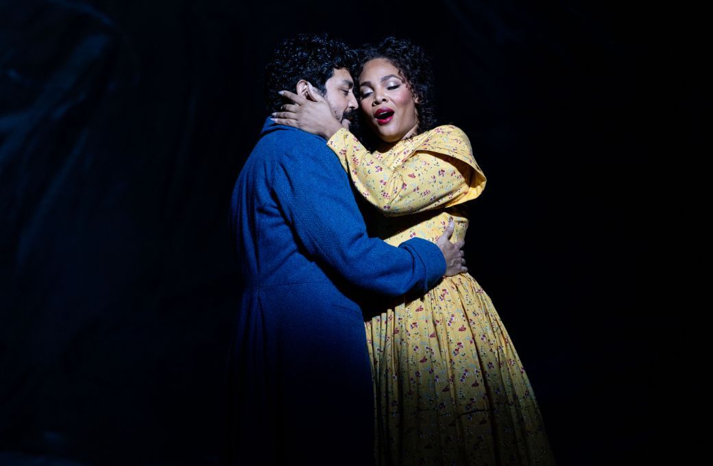 Jesus Garcia (Rodolfo) and Lauren Michelle (Mimì) © Olivia Moon