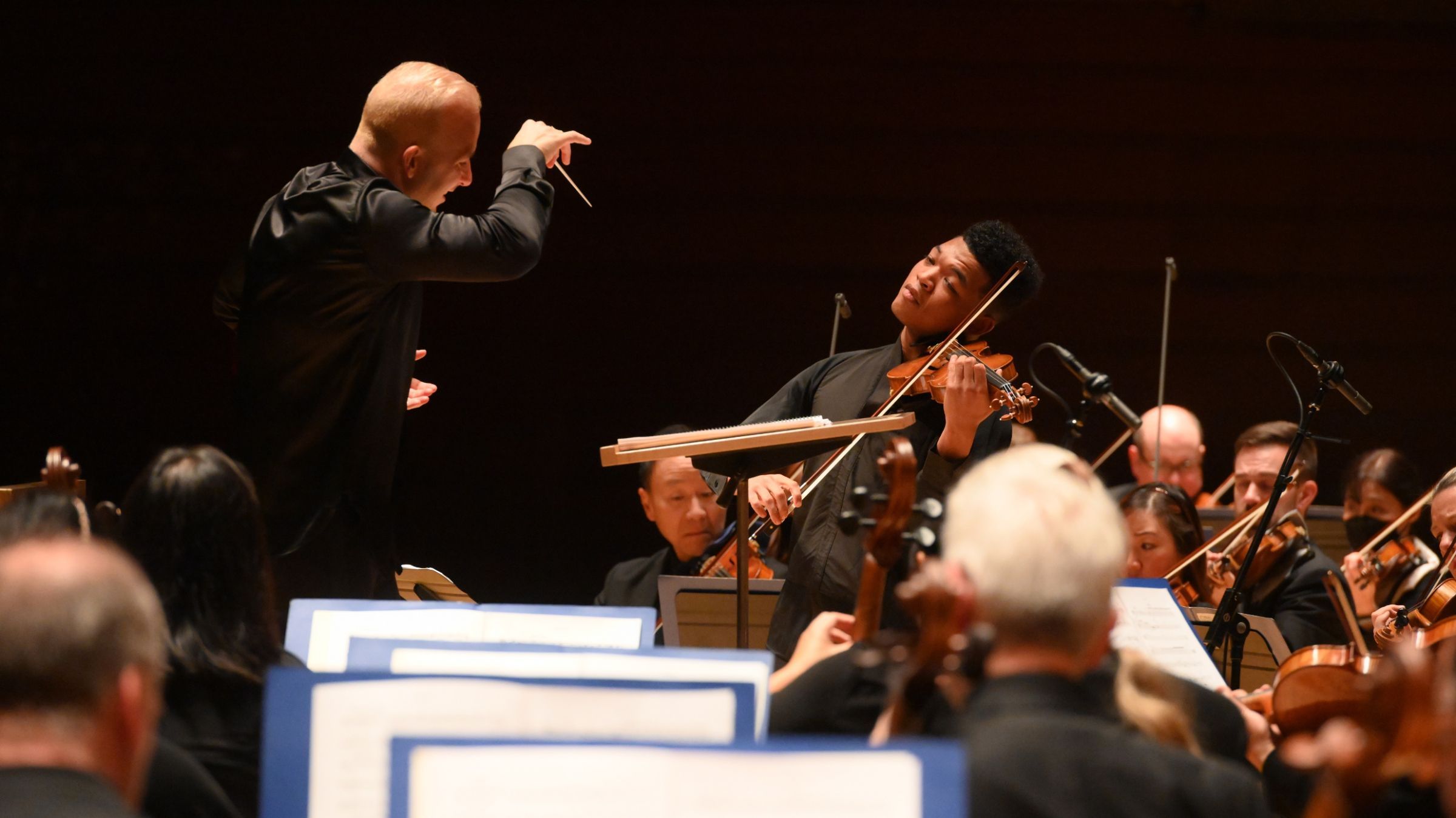 Yannick Nézet-Séguin, Randall Goosby and the Philadelphia Orchestra &copy; Pete Checchia