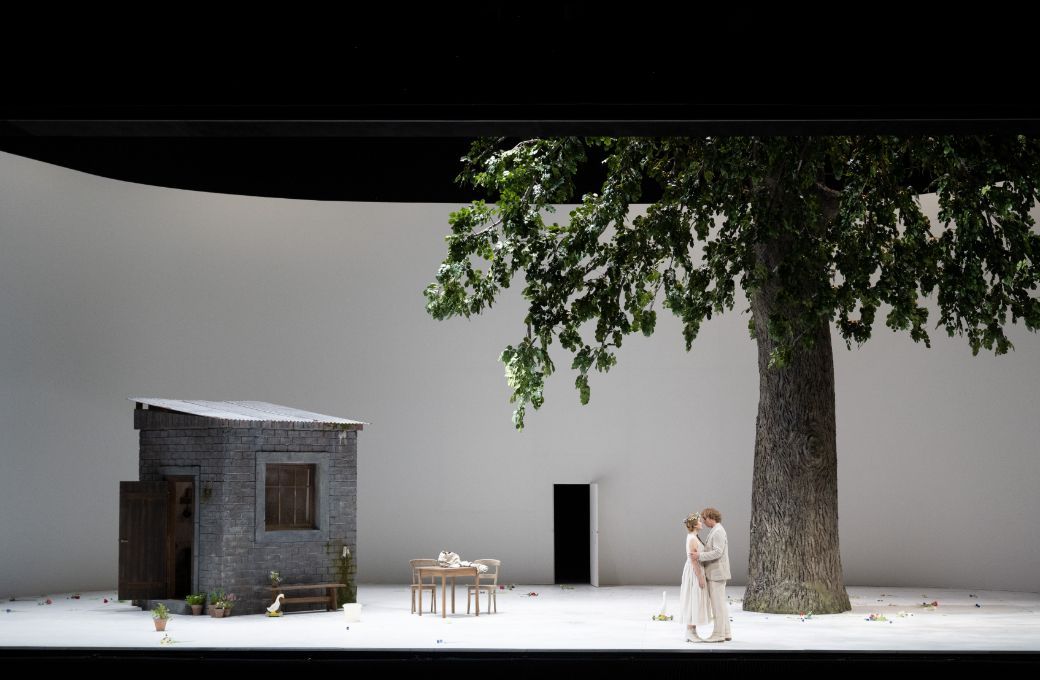 Daniel Behle (King's Son) and Olga Kulchynska (Goose Girl) &copy; Dutch National Opera | Monika Rittershaus
