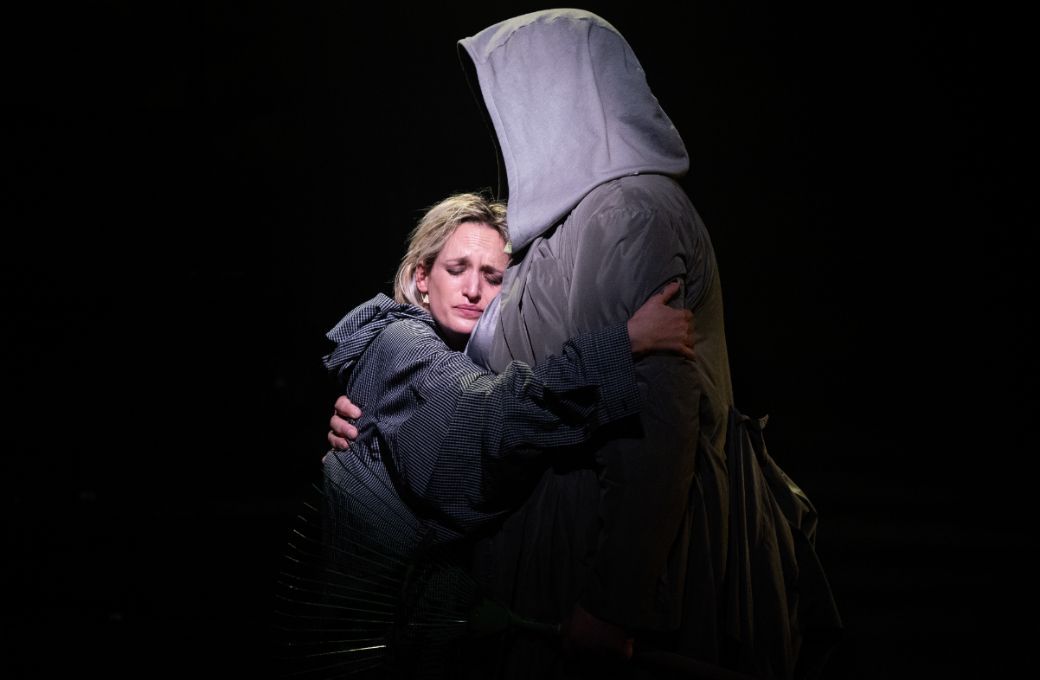 Agathe Rousselle (Blake) and Sion Goronwy (Groundskeeper) &copy; ROH | Camilla Greenwell