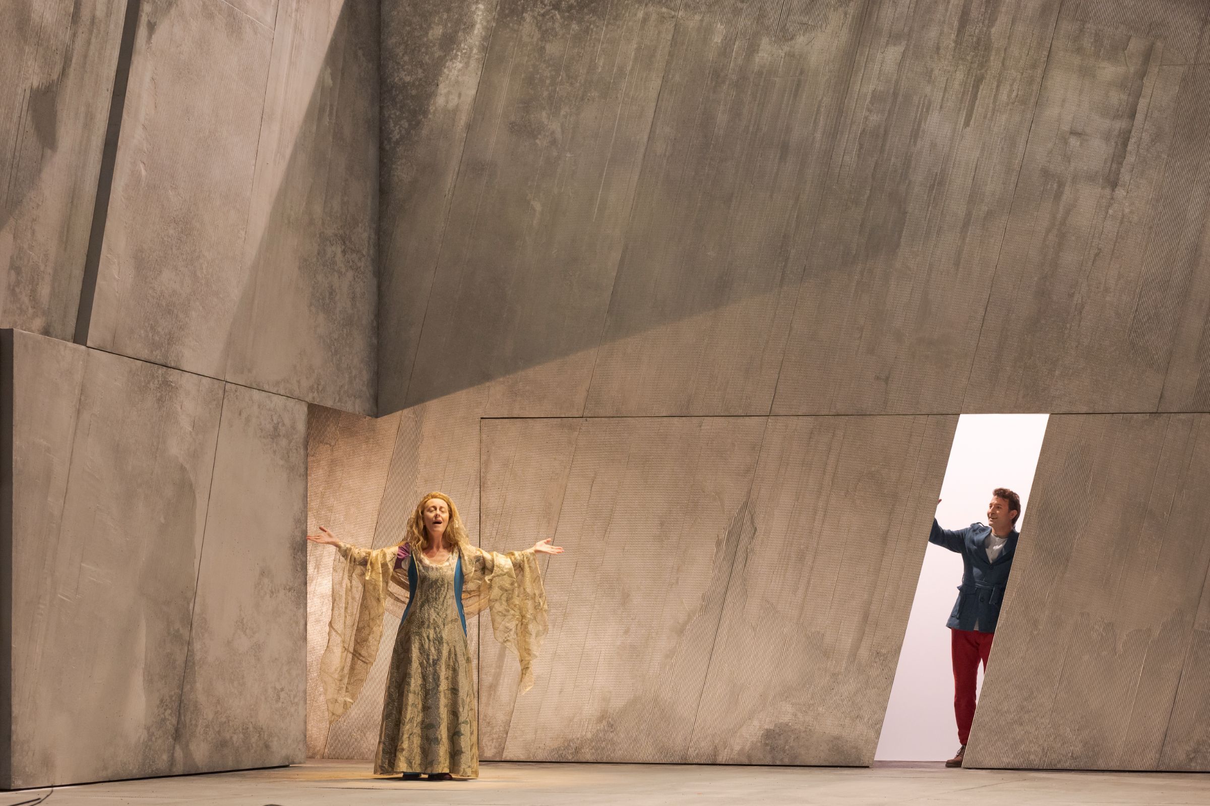 Raphaële Kennedy (Violaine) et Charles Rice (Jacques Hury) © Martin Argyroglo / Angers Nantes Opéra