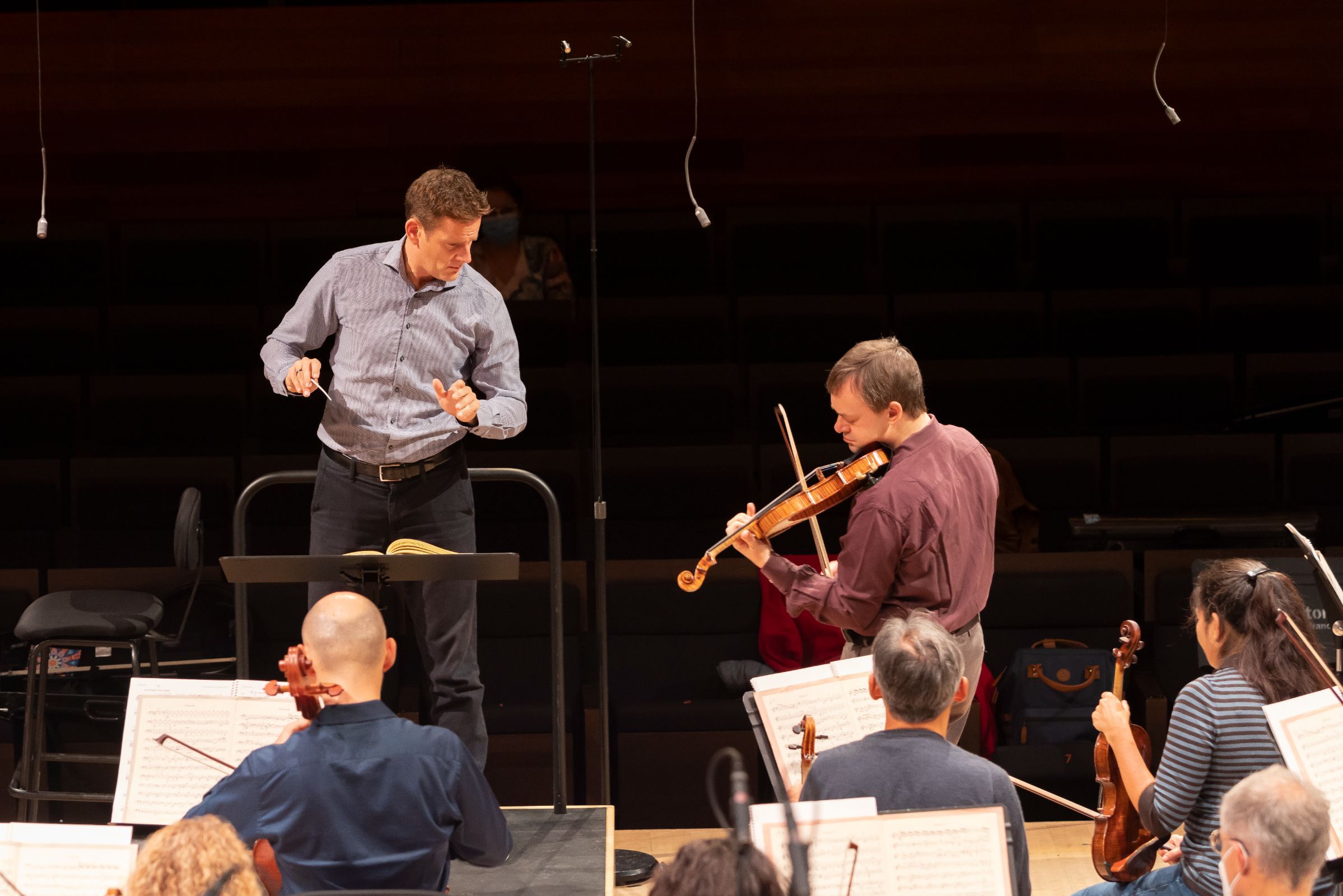 Philippe Jordan en répétition avec Frank Peter Zimmermann et l'Orchestre National de France © Olivier Barrière / Radio France